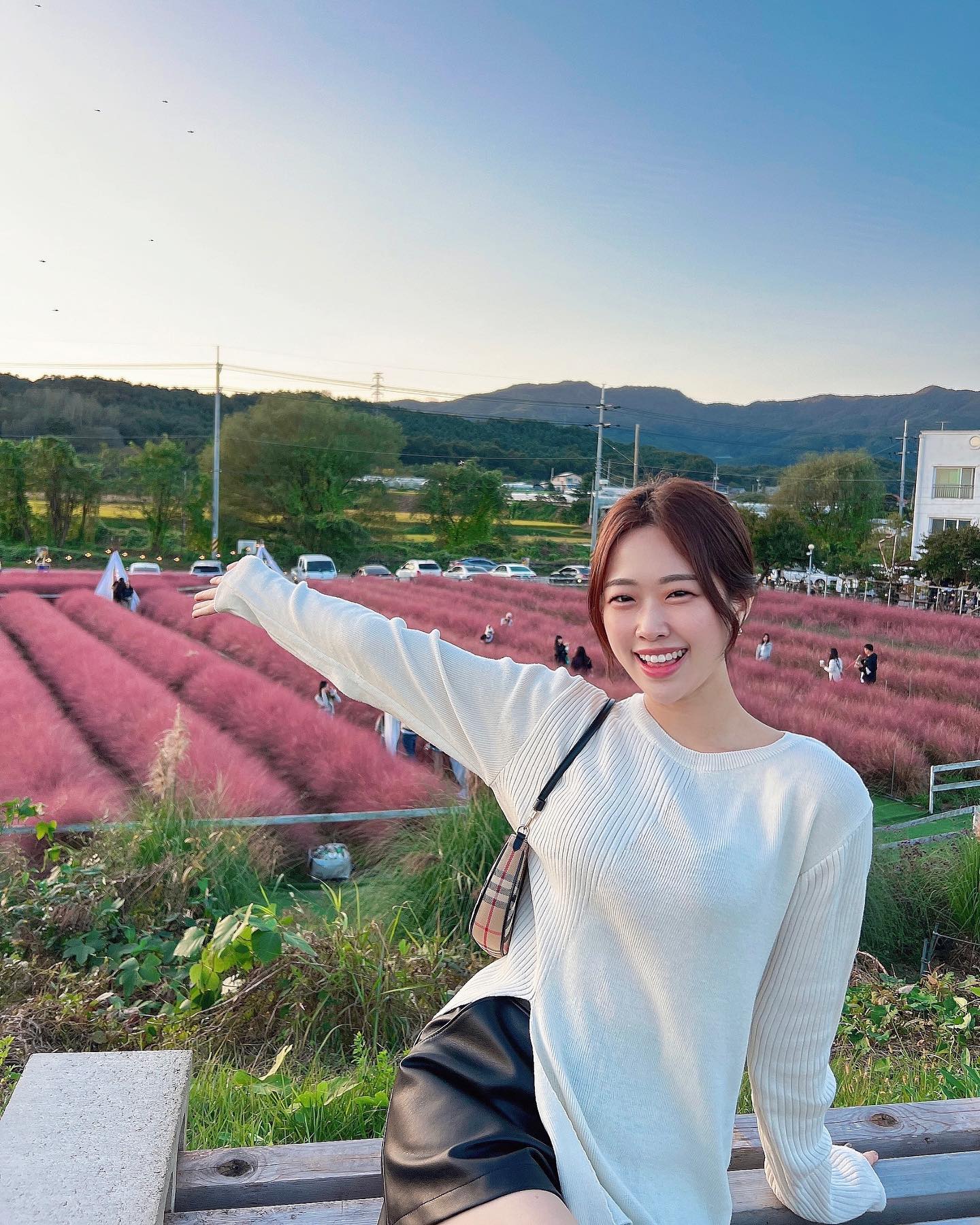 올해도 핑크뮬리 자알 보고왔다💘
이제 단풍구경 갈 날만 기다리는즁 (＊’͜’ )