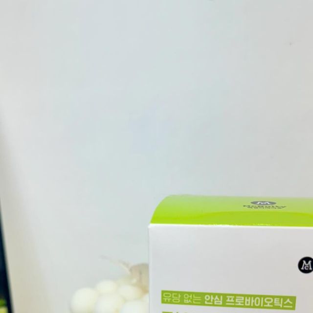  @kkong_yi on Instagram: "#광고

유당 ZERO! 유당 걱정 없이 먹을 수 있는 안심 유산균 
#장에 좋은 비건 유산균 🍀

맥널티바이오 장에 좋은 비건 유산균은 

🌿한국비건인증원으로부터 비건 인증 받은 유산균
🌿장건강뿐만 아니라 정상적인 면역기능, 항산화 기능성을 
  한 번에! 한 포로!
🌿식약처로부터 기능성을 인정받은 생유산균 12종 함유
🌿프로바이오틱스와 프리바이오틱스가 합쳐진 신바이오틱스
🌿불필요한 6가지 성분 무첨가

유당걱정 없으니 온가족 유산균으로 딱이랍니당👍👍

#유산균#어린이유산균#맥널티바이오#유당제로
#온가족유산균#신바이오틱스#유당불내증#비건인증
#비건유산균#온가족유산균#유당없는유산균
#프로바이오틱스#신바이오틱스#유산균스틱
#임산부유산균#키즈유산균
#웰니스#유산균추천#어린이유산균#식약처인정
#식약처인정프로바이오틱스#식약처인정유산균"