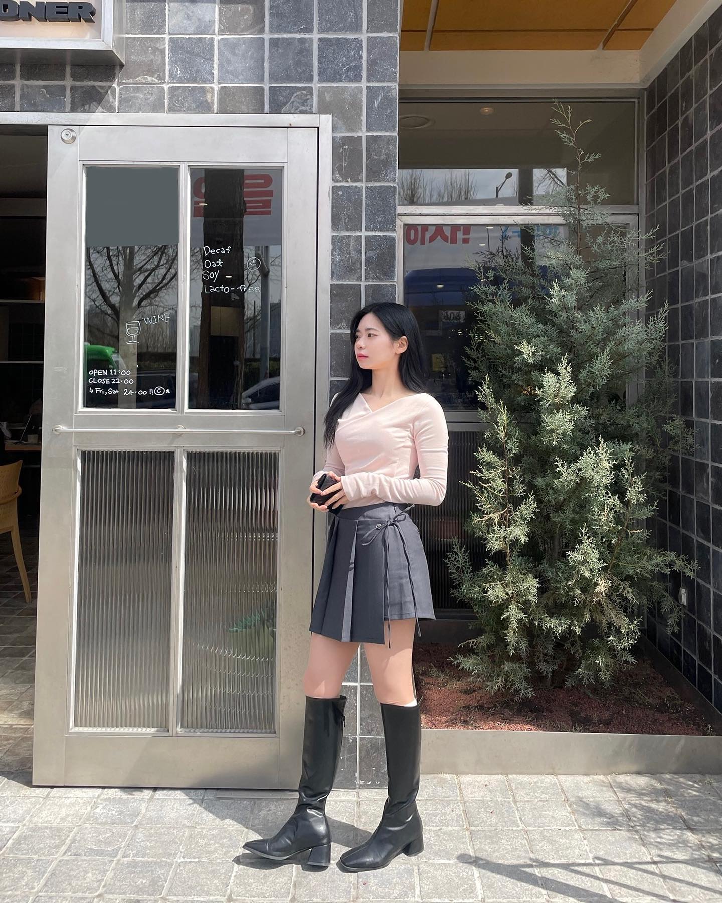 매번 새로운 이태원 나들이 ෆ
맛도 분위기도 완벽했던 카페

📍로너
서울 용산구 녹사평대로 222 1층
일-목 11:00 - 22:00
금-토 11:00 - 24:00
* 매주 월요일 정기휴무

- 주차불가, 반려동물 동반, 테이크아웃 할인, 단체이용가능(8명 이하 단체석), 예약, 포장