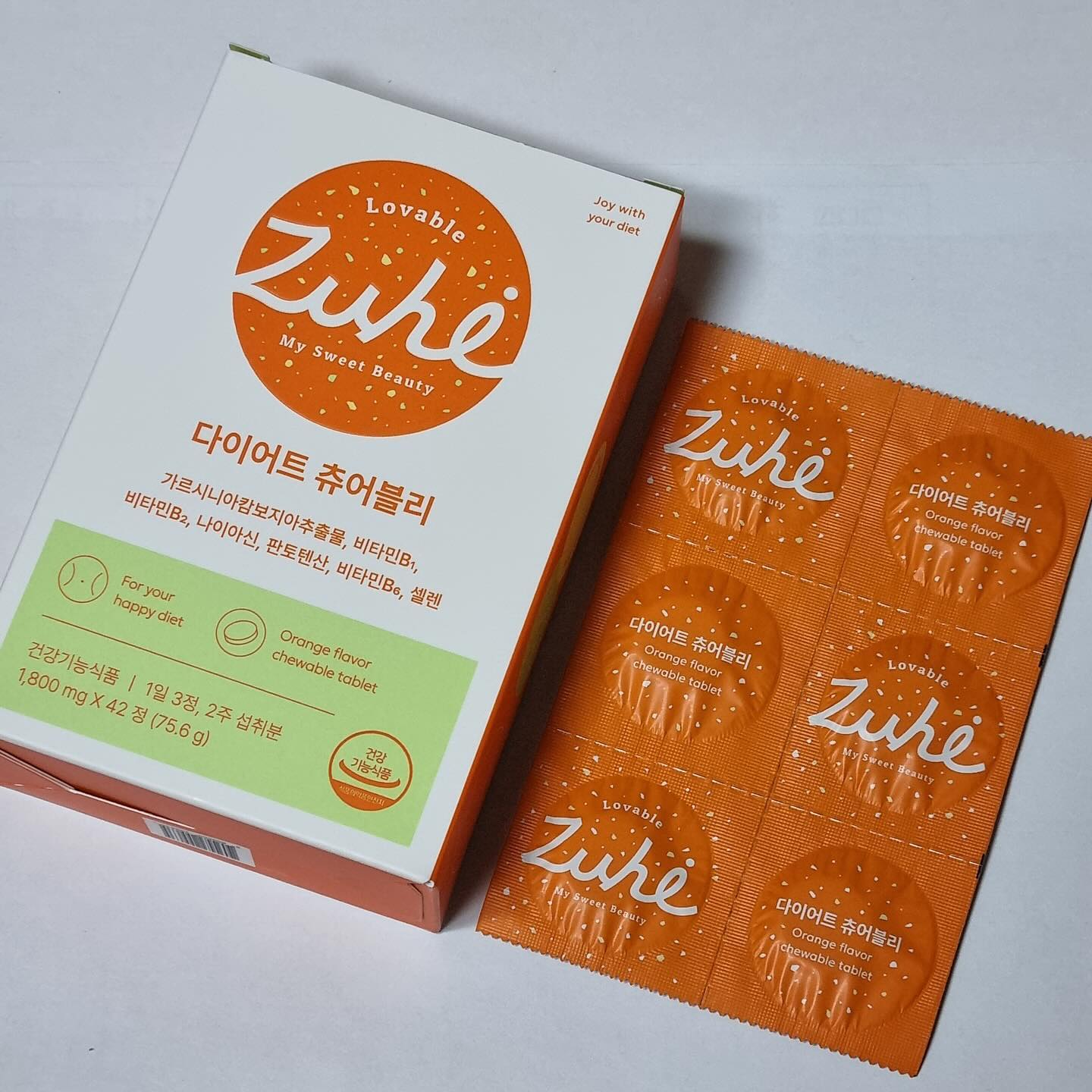 #협찬 zuhi.official 

ㅁ 한줄평 
언제 어디서든 관리하기 좋은 아이템 ! 

ㅁ 추천이유 
1. 개별 포장으로 간단하게 들고 다니면서 관리0
2. 자몽 오렌지맛으로 상큼하고 달달해서 간식처럼 먹기0
3. 물 없이도 편하게 !

 #쥬히 #ZUHI #츄어블다이어트 #다이어트츄어블 #가르시니아츄어블
