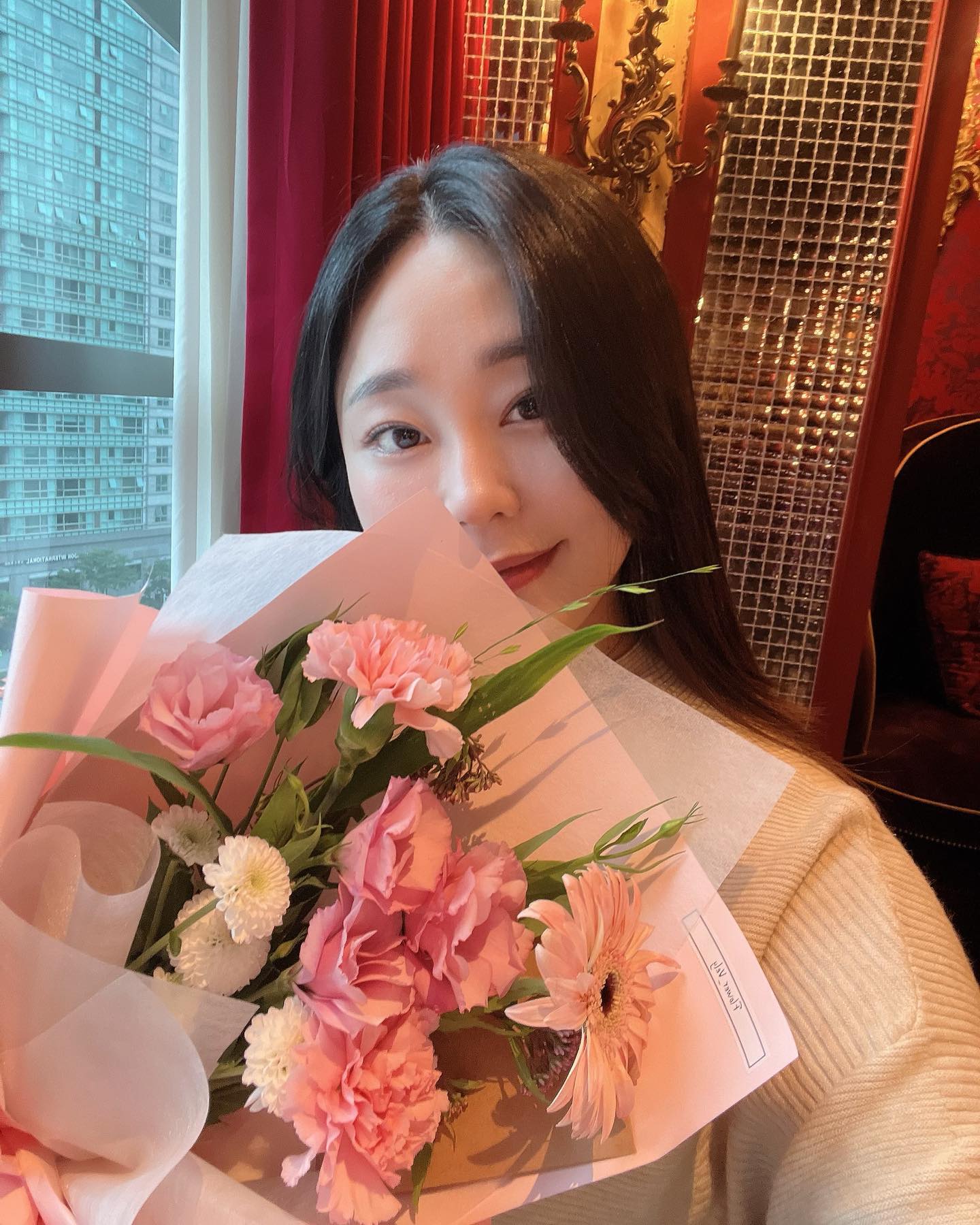 #결기2주년 #간만에셀카 
아직도 둘이 놀때가 젤 재밌고 행복한 쀼👩🏻‍❤️‍💋‍👨🏻💖
신혼 2년, 넘 짧다 짧아🥹
내년에는 세식구로 더 더 행복해뵤자🧑🏻👨🏻👶🏻 #31w2d