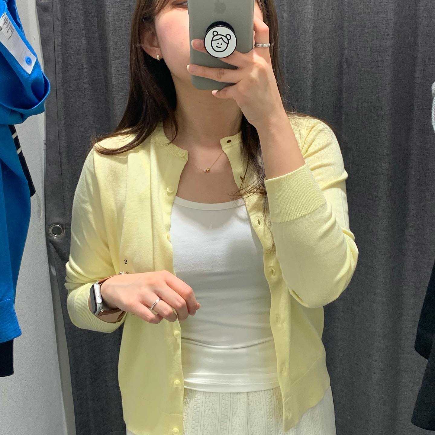아른거리는 가디건... 봄에 입으면 딱인 컬러감.. 🌼🌻 가디건 깔별로 쟁이고 싶어요 💭