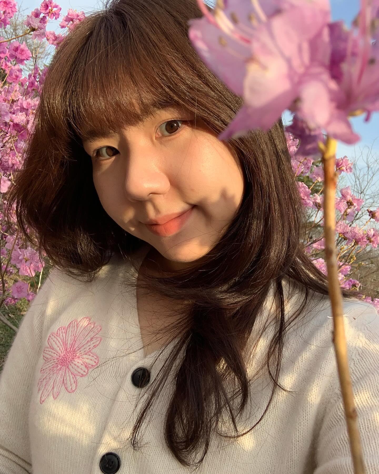 오랜만에 확대샷 설레는 범🩷🧡💛💚🩵