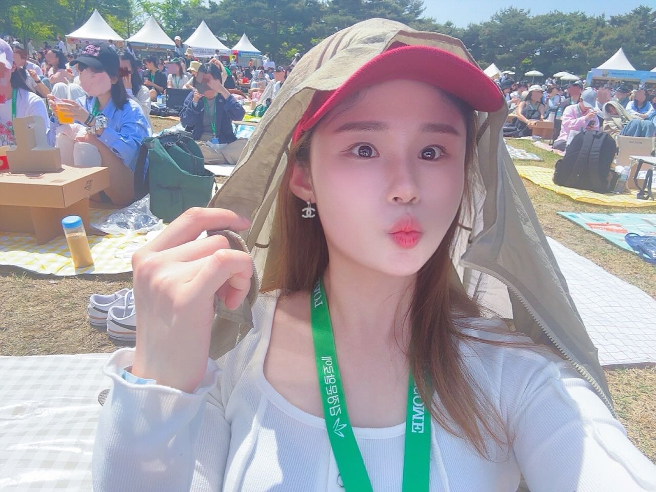해피해피해🤍🩷

#러브썸페스티벌 #페스티벌룩 #셀스타그램 #더워💦
