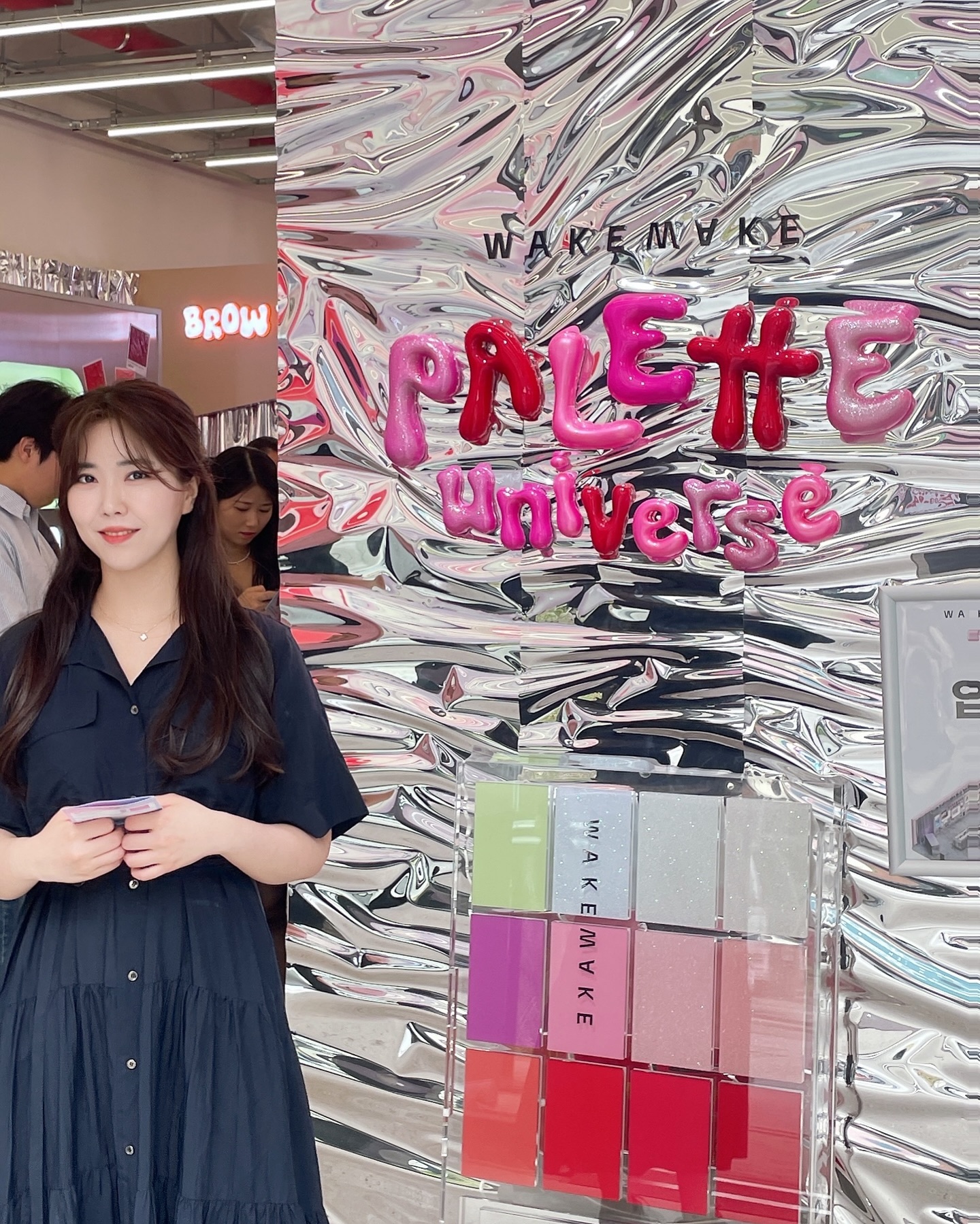 드디어 방문💕 wakemake_official 

#웨이크메이크 #팔레트유니버스 #wakemake #팝업스토어