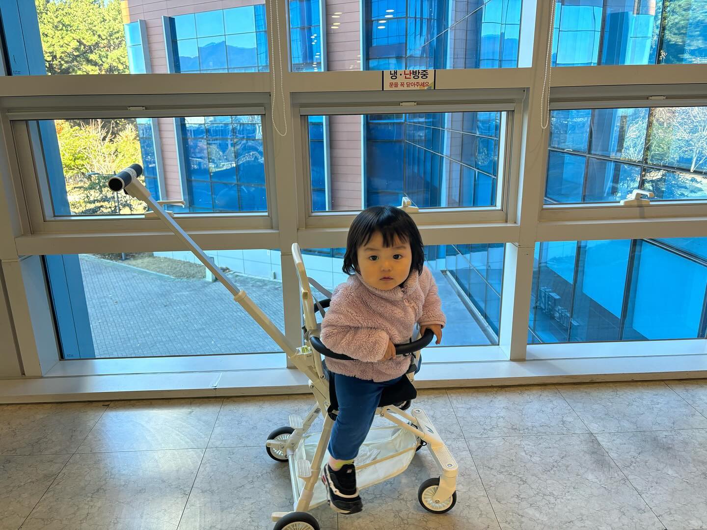 #협찬 

컴팩트함 그 자체 
너~~~ 무 가벼워 여행용으로 제격 

가벼운데 안정적이라
아기가 편해하는 트라이크

#와이업위드라이트 #트라이크추천