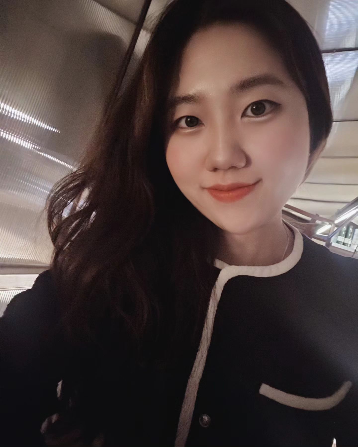 이렇게 바빠도 되는가 싶을 정도로 진짜 진짜 진-짜 바쁜 요즘 ·· 🫠 밖에서 밥 한 끼 먹는 것도 부담스러울 정도라.. 약속을 죄다 미루는 중 😭 의도치않게 미안한 상황만 잔뜩 ,,, ㅎㅎㅎ 🩷 그리고 의도치 않게 약속 잡으려면 예약 걸어쥬셔야,, ㅎ_ㅎ 신년 시즌 때만 바쁜 척 좀 할게요🫡 #간간히 #생존신고