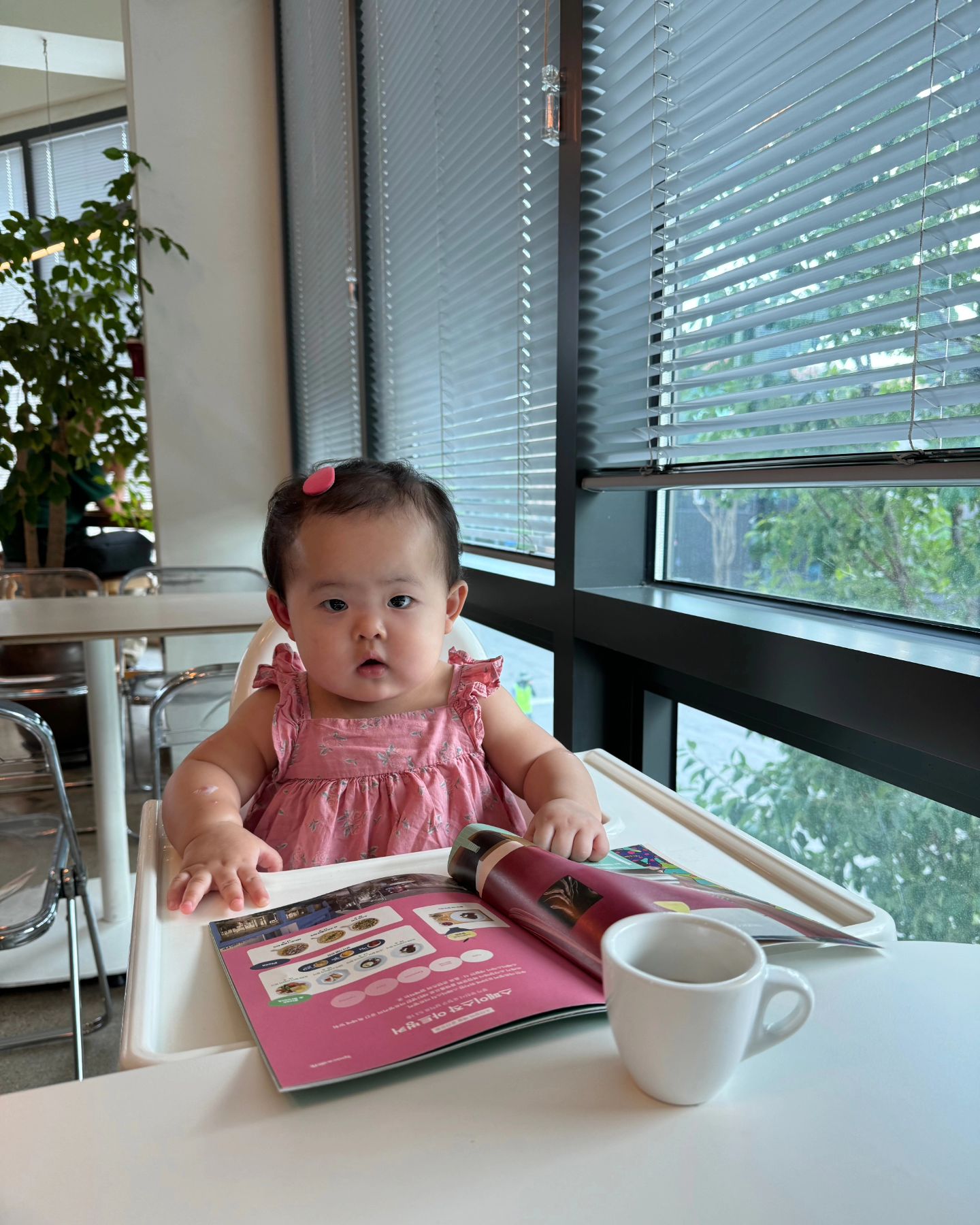 ☕️+🍑+📖
⠀⠀⠀⠀⠀⠀⠀⠀⠀⠀⠀⠀⠀⠀⠀
나 김가은,
에스프레소향과 함께
독서와 창밖사색을 즐기지✨️
⠀⠀⠀⠀⠀⠀⠀⠀⠀⠀⠀⠀⠀⠀⠀
soi_.0914
(엄마 예쁜척 기함하는 애랑 •᷅ࡇ•᷄)
⠀⠀⠀⠀⠀⠀⠀⠀⠀⠀⠀⠀⠀⠀⠀