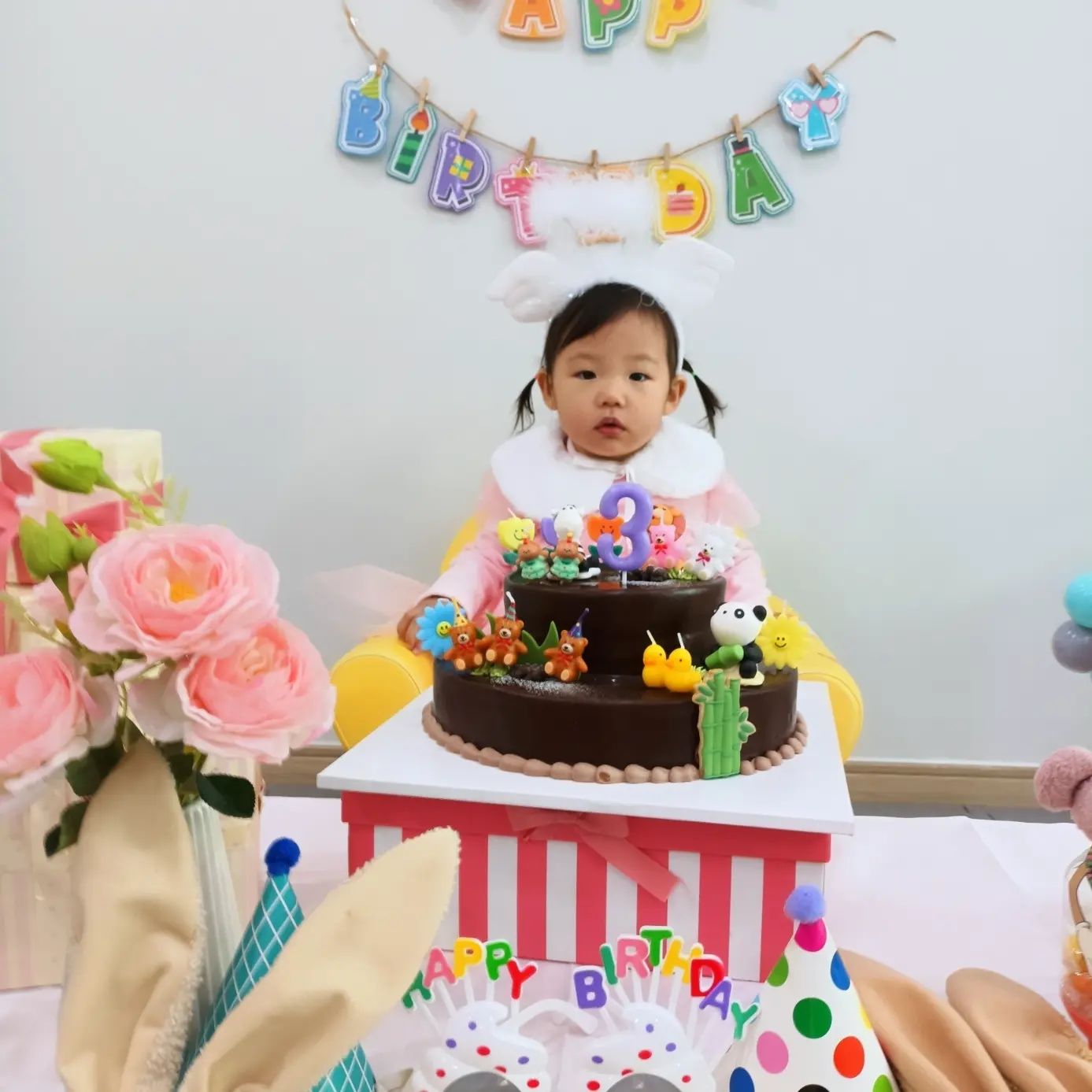 +725 어제 어린이집에서 생일 파티♡
아직 생일은 남았지만 ㅋㅋㅋ 미리미리 ㅋㅋㅋ
28일날 또 생일 파티하자 채이야♡