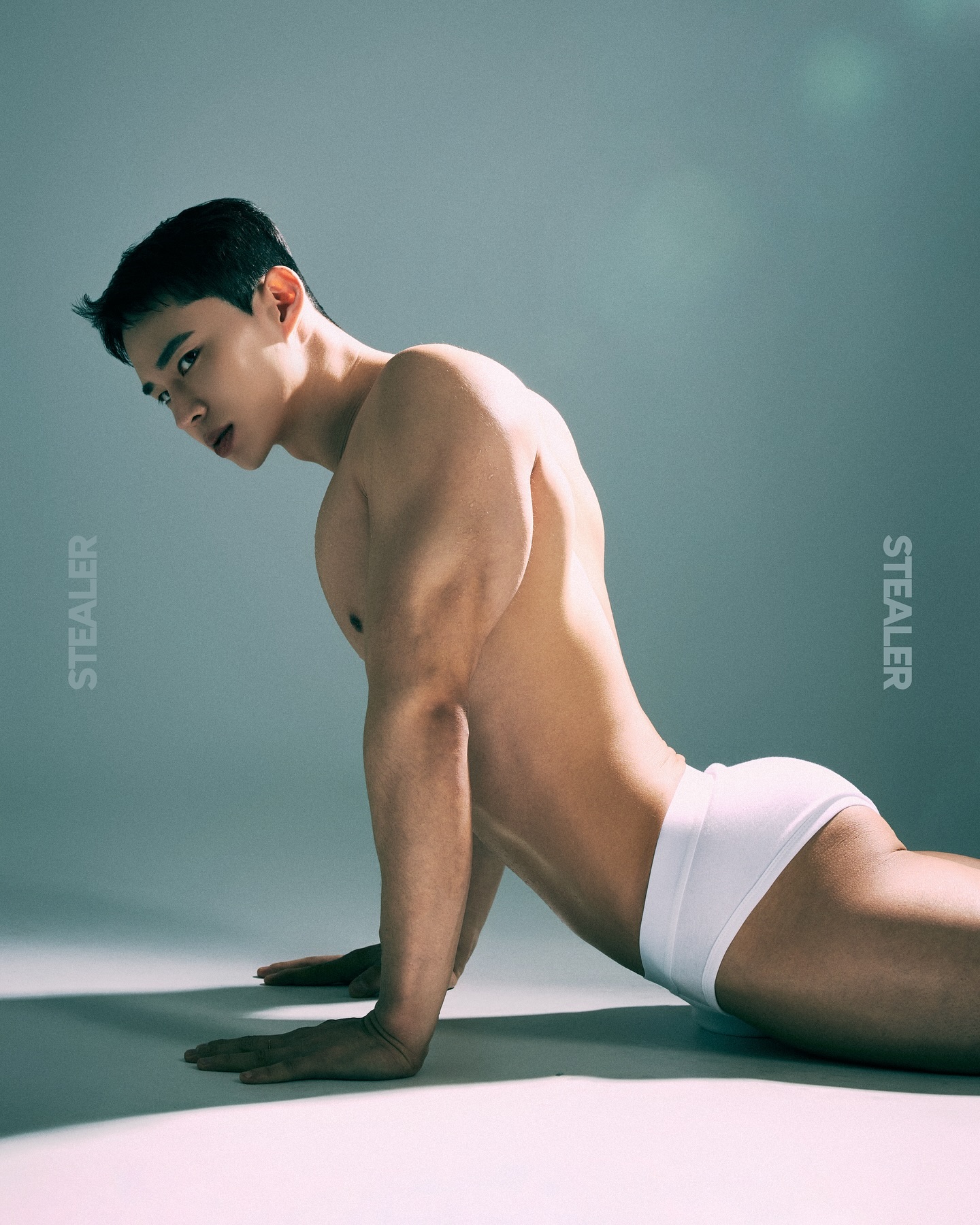 이번주 촬영 캔슬되서
오늘 배터지게 먹었습니다,,
짜파게티 2개, 용가리8개, 계란3개 
다시 빼자,,,

Creative director, Fashion soragoodfit
Photography stealer_bodyprofile stealer_studio
Makeup abybom_song_baby
Hair yu_horim 
#바프 #바프식단 #다이어트중 #치팅데이