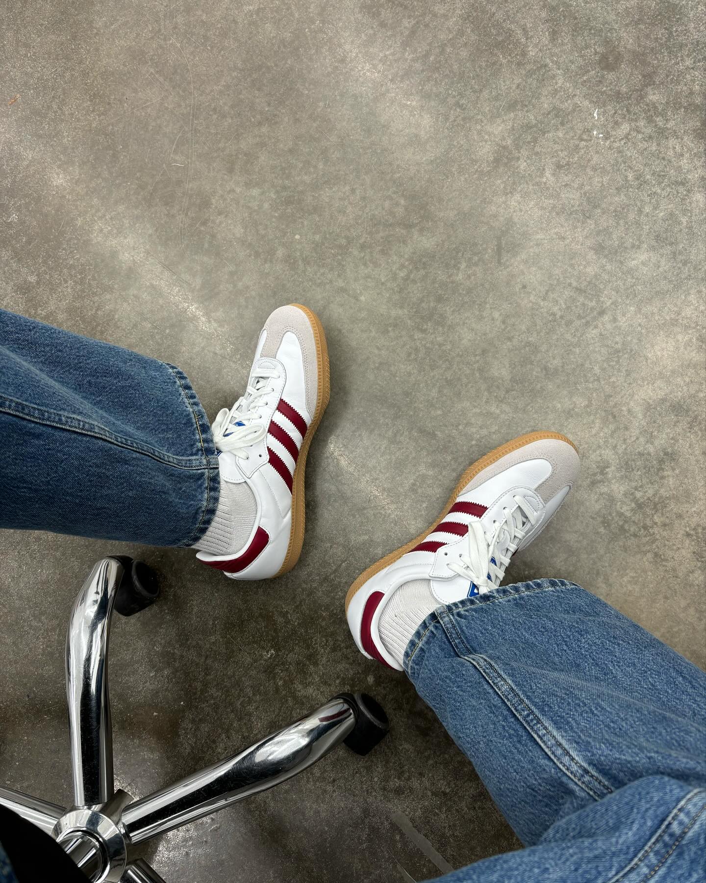 사실 스팀만 했던 나는야 @프로스팀러
pro 스팀문의 010-9999-9999

#daily #adidassamba #levisjeans #denimstyles