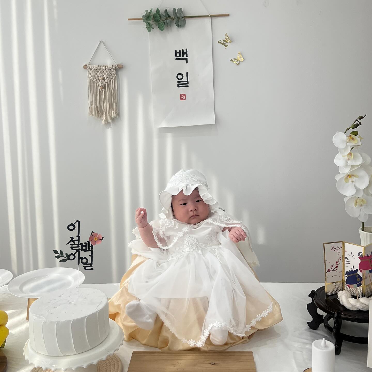 #백일#100일

앉아있기 싫어어어엉 뿌애애애앵ㅇ