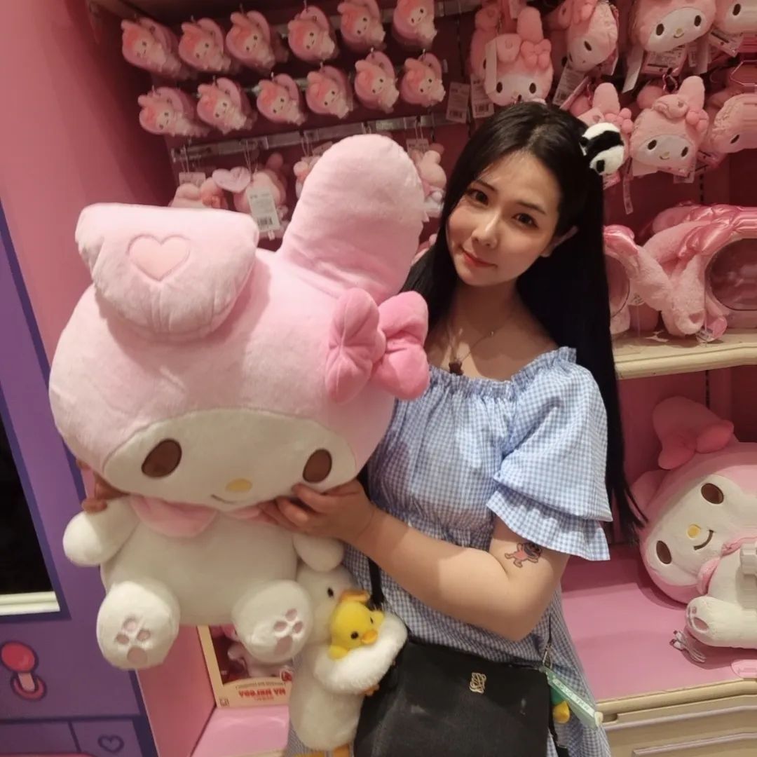 #에버랜드 #everlandkorea
#everlandthemepark #everland

오빠랑 오빠친구들이랑 에버랜드 산리오축제 방문하기 💛
사람 많은거 치고도 놀이기구 엄청 마니타구
즐거운 시간 행복한 시간 마니마니 보내따 🤭
오빠랑 커플신발 신구 커플 머리핀하고
귀여운거 좋아하는 내게 귀여운 인형들 선물까지 🐤🐤
너무 즐거웠어요 다음에 또 행복한 자리 마련해봐요 💛

#에버랜드산리오튤립축제 #마이멜로디
#데이트코스 #경기도데이트 #에버랜드튤립축제
#용인가볼만한곳 #산리오러버스클럽
#산리오캐릭터즈 #에버랜드캐스트 #봄꽃
#에버랜드산리오 #에버랜드축제 #에버랜드맛집 #에버랜드할로윈
#데이트추천 #용인데이트코스 #연애스타그램