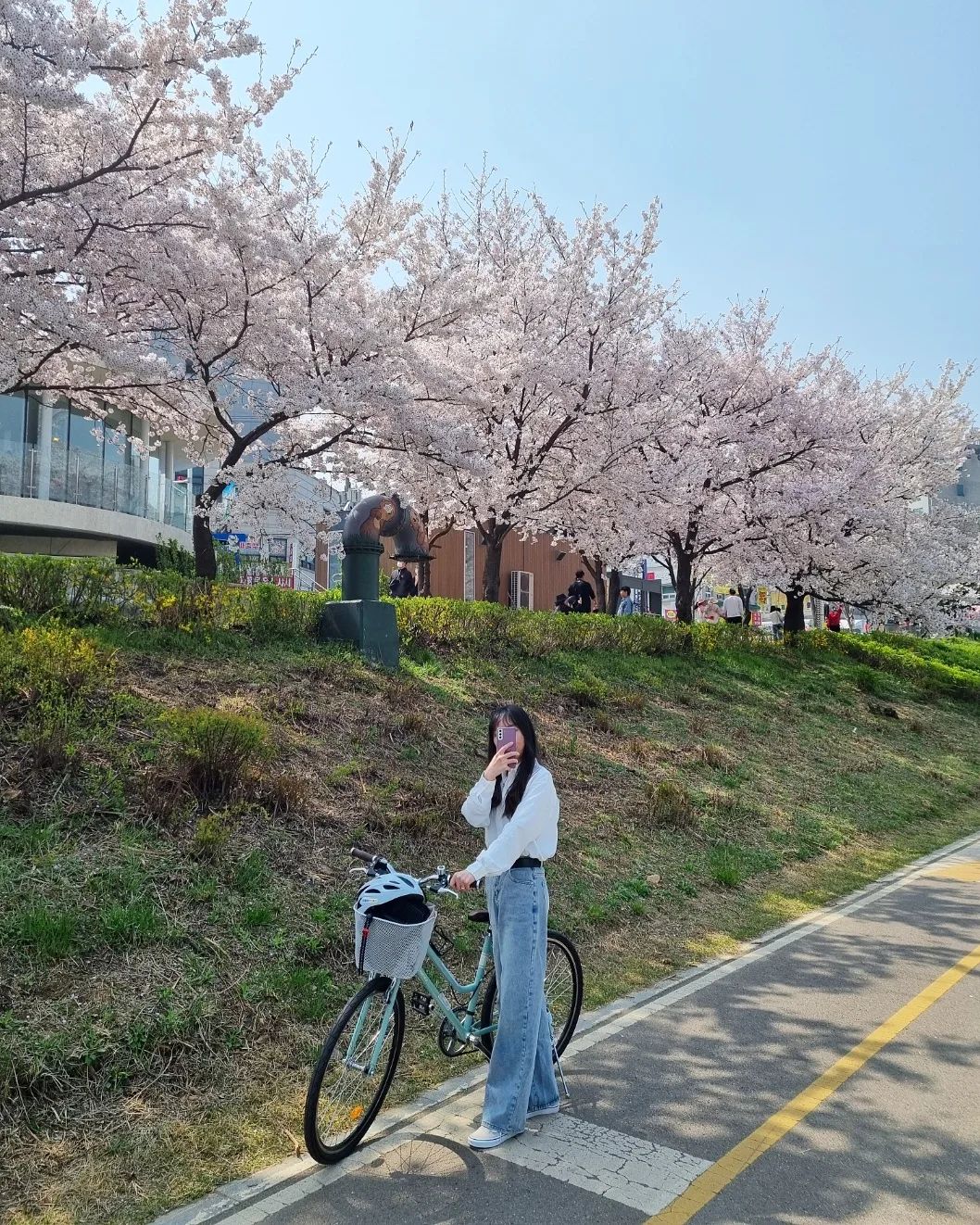 봄나들이🚲 
.
.
.
#자전거 #봄산책 #봄나들이🌸 #행복 #주말가지마 #날씨가다했다☀️ #일상 #셀카 #selfie #selca #daily #dailylook #ootd #ootdfashion #첫줄 #소통 #좋아요
