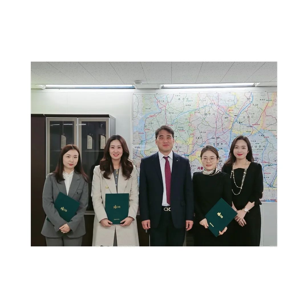 🍀월천여사가 꿈이었는데 단기간달성자 기준~
 월천여사 양성하는 자문위원회에 위촉되었어요^^
ㆍ
ㆍ
보험 입문후 21개월차에 2천만원 기록하고
올해 32차월에 1억연봉가로 꿈을 이루게되어
감사하고 또 감사합니다 ^^
ㆍ
ㆍ
함께 나누는  설계사가 될게용
ㆍ
ㆍ
#디비손해보험이서연 #디비손해보험 #DB손해
#천만소득 #월천여사 #억대연봉가