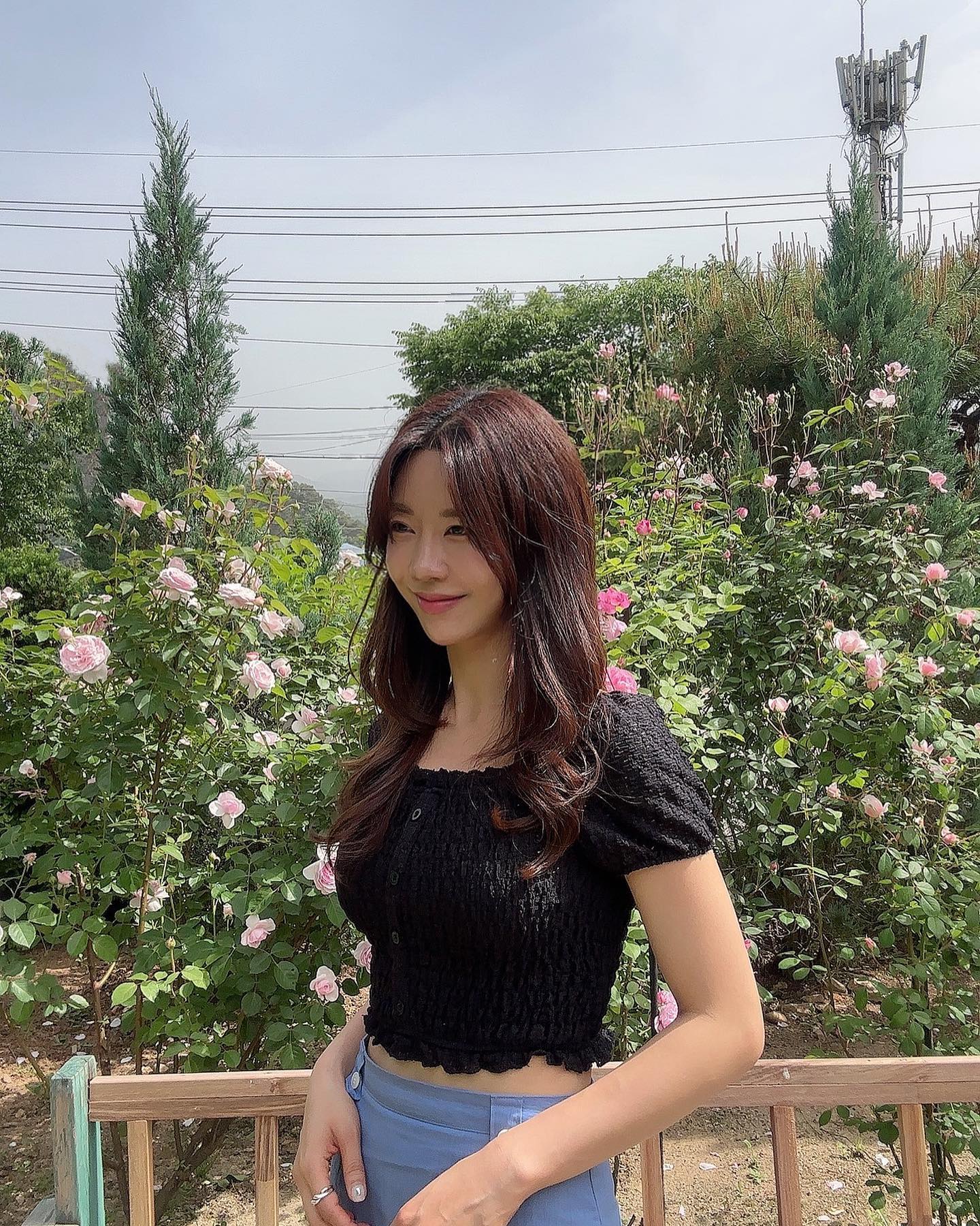 초록 초록한 자연이 정말 너무 너무 좋아요 🫶헷 ~ 🌿💚

요즘 운동피드를 못 올려서
분발할 예정입니닷 💪💚 으쌰
