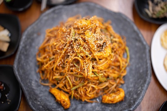 이 맛이야! 절때 어디 가서 먹을 수 없는 맛의 아구찜. 순살 아구찜이라고 들어는 보셨을까요?

초큼 매콤하고 달짝지근 하니 밥 반찬으로 매우 훌륭! 맛도 맛이지만 건강에도 좋을 순살 아구찜 ❤️

#대구팔공산맛집 #동화사맛집 #대구아구찜맛집 #팔공산맛집