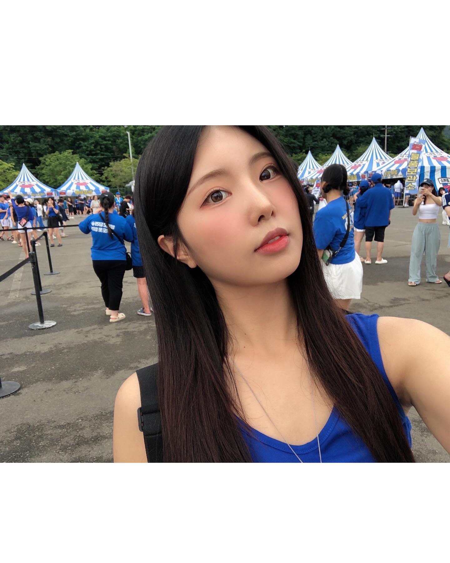 마지막까지 다 보고 나왔지 진짜 너무 재밌었던 #흠뻑쇼 💙
근데 맨 뒷자리에서 쭈구리 된 나🧎🏻‍♀️
#맨뒷자리현실