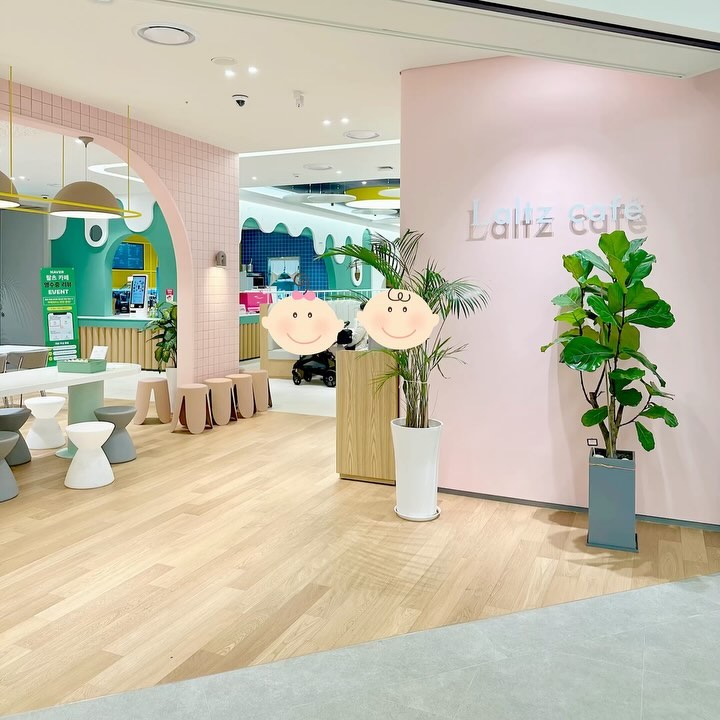 #협찬 #국민육아매장 #랄츠 

국내 최대 800평 규모 육아용품 할인매장 🩷랄츠🩷

30년 전통 인천 유일 산부인과 전문병원 ’아인병원‘ 
지하 1층에 위치하고 넓은 주차장에 무료로 주차할 수 있어요 :)

카시트, 휴대용 유모차, 웨건 등 유명한 브랜드 제품을 한 눈에
비교할 수 있고 초대형 매장이다 보니 모든 컬러를 확인할 수 
있는 점이 마음에 들었어요! ✧*.◟(ˊᗨˋ)◞.*✧ 

랄츠카페에서 브런치 먹으면서 아이는 바로 앞 놀이공간에서 
책도 읽고 장난감 갖고 놀 수 있으니 부모와 아이에게 
서로 좋은 공간인 것 같아요 :) 

첫만남이용권 바우처, 인천이음카드도 사용 가능하니 
국민육아템 랄츠 매장에서 최대 혜택가에 구매해 보세요ꔛ♥ 
 
τнänκ чöü♥ laltz_official 

#아인병원 #국민육아템 #필수육아템 #육아템준비 #출산준비 #출산선물 #출산용품 #임신선물 #아기선물 #유아용품 #육아용품 #인천육아용품 #유모차 #유모차추천 #유모차비교 #카시트 #카시트추천 #복합문화공간 #예비맘 #육아맘 #디럭스유모차 #휴대용유모차 #웨건 #젖병소독기 #유아패션 #아기옷etc #출산용품선물
