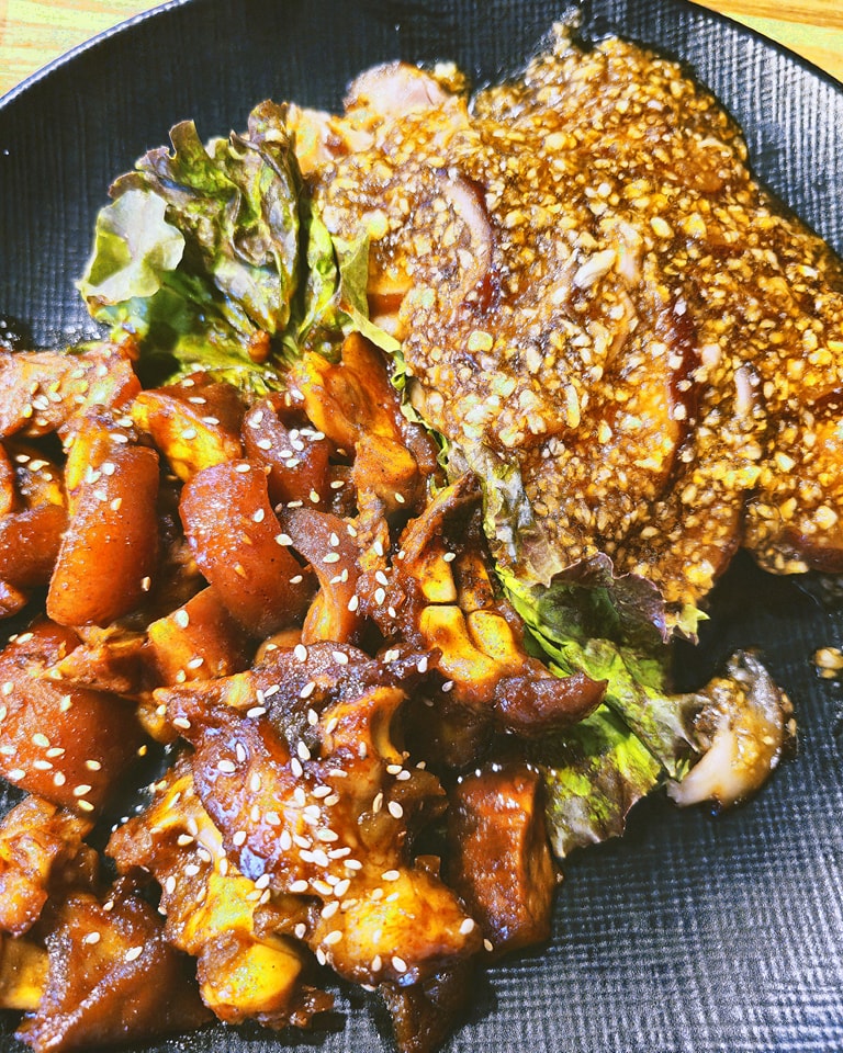 야식으로 족발이 땡기면?
.
안동 옥동 ▶️ #올때족발사와 
.
#마늘반불반 (소) ▶️ 35,000원
.
#맛스타그램 #먹스타그램 #먹소통 #먹팔 #먹팔맞팔 #족발 #야식