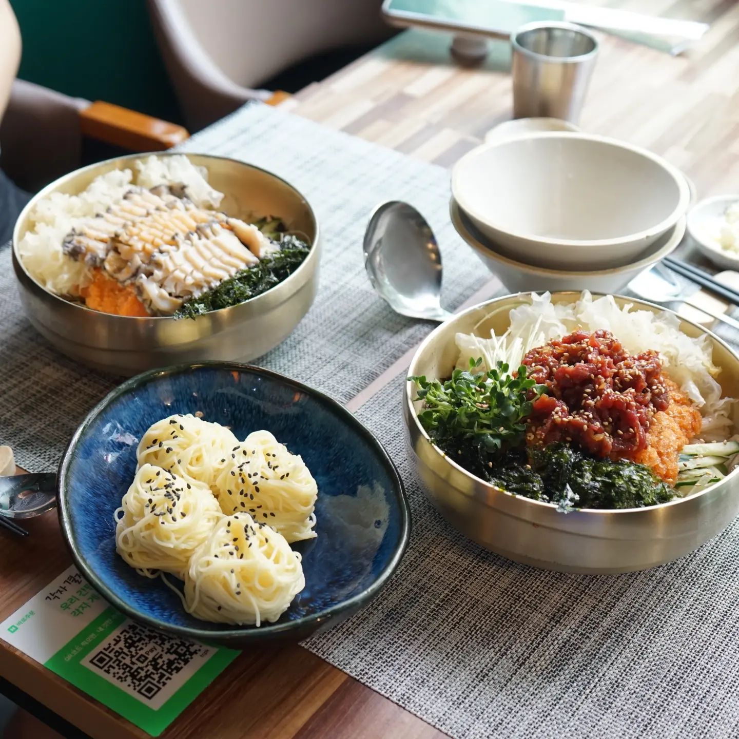 .
오랜만에 오붓하게 점심식사
눈썹 휘날리게 가득찬 월 일정표
쉼표 찍어가며 차근차근 해보자yyu_mii_ 
.
#가만히못있는애🙋‍♂️ 
#그옆에는
#고생많은와이프🤦‍♀️