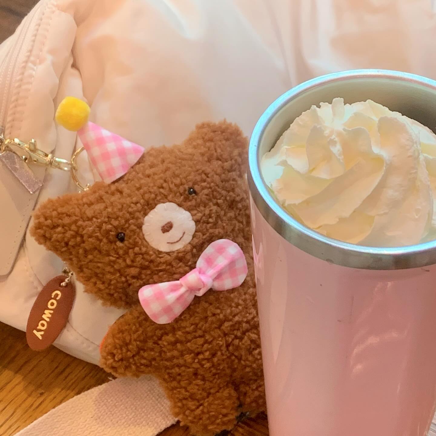 텀블러 잊지않았다곰🐻

사실 잊을 뻔..! 했지만 가방에 매달려있는 곰돌이보고
바로 텀블러 챙겨서 외출했어요.
3시간 30분 걸려 만든 곰이 효과가 있네요!✨

🧸
#COWAY #CO2WAY #코웨이리본챌린지
#2023코웨이리본챌린지 #환경캠페인 #나만의곰인형
