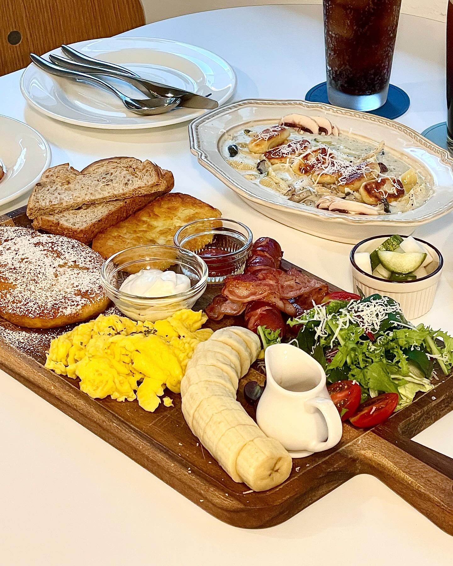#마산동맛집 #야무진
_
마산동 #브런치카페 🍽️
다양하게 푸짐한 플레이트도 맛있고,
트러플 크림 소스가 진한
뇨끼가 너무 맛있었어요!👍🏻
버섯과 파스타도 같이 떠먹으면
풍미와 식감이 좋고 맛있어요-