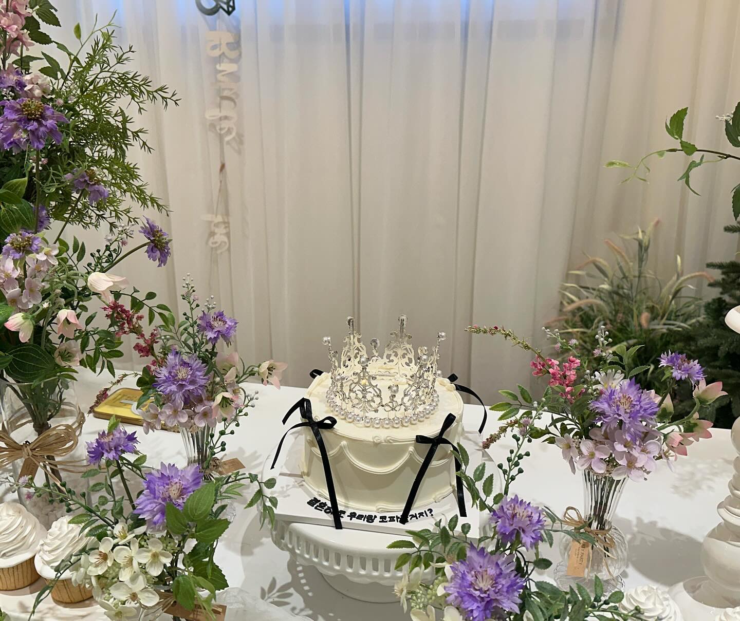 내 하교메이트 예림이가 떠난다🌸

내 10대가 떠나는 느낌이라 울컥하면서 너무 축하해❤ 꽃길만 걸어 항상 예쁘고 당찬 예림이야🥰
.
.
.
.
결혼해도 우리랑 코파줄꺼지?
#ㅋㅍㄱㅍ