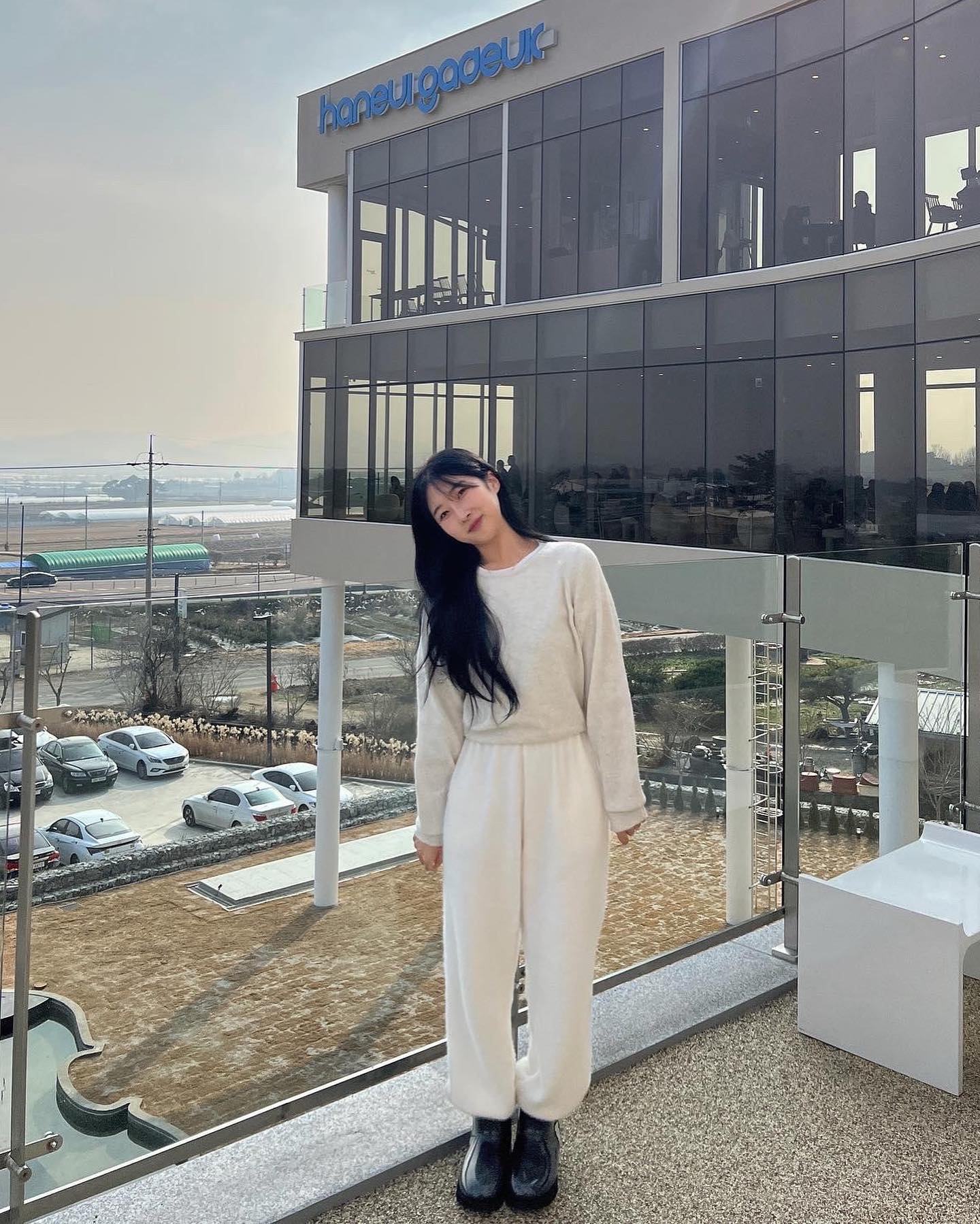 너무 긴 멀카락 휘날리며 🙄