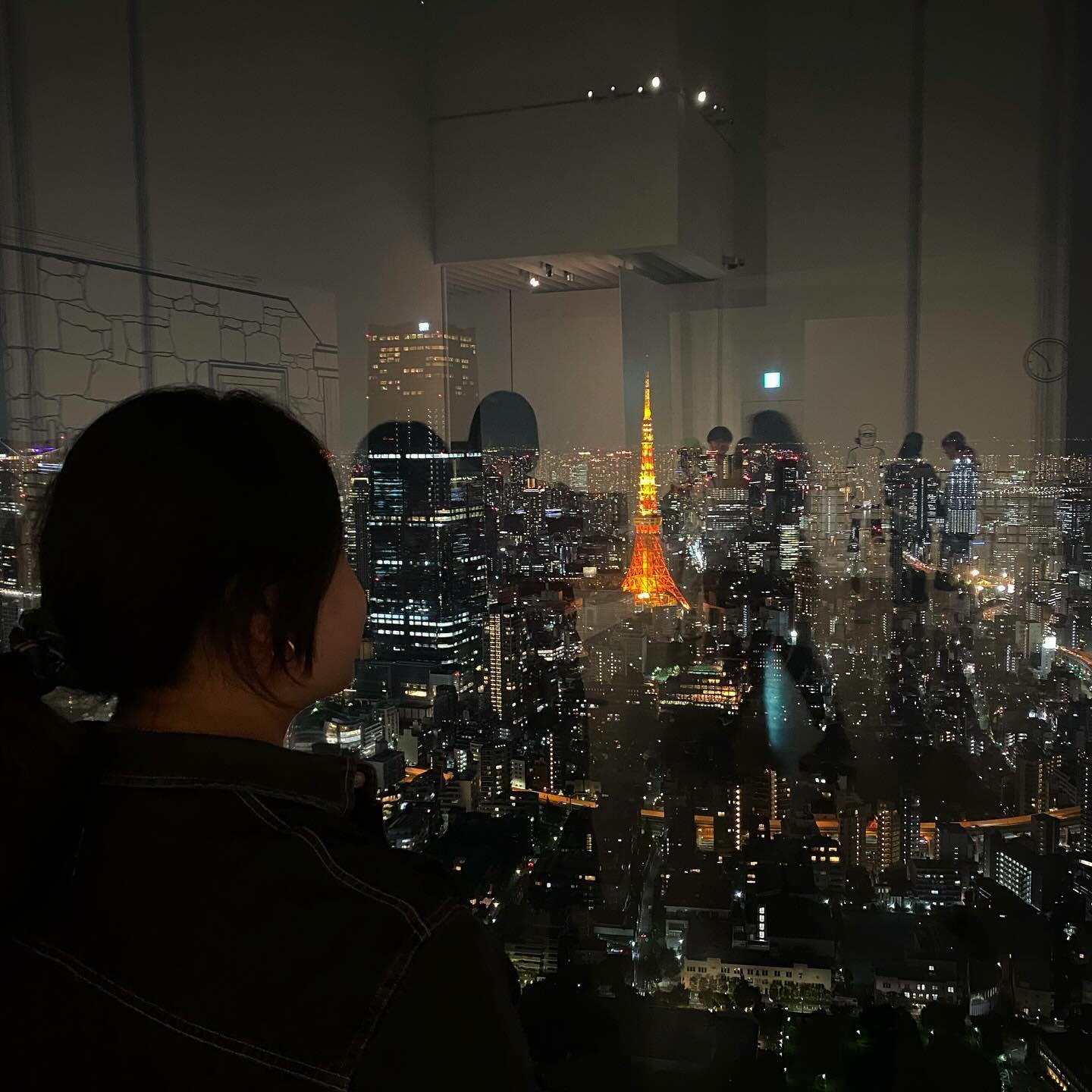 2023.10.25 東京 🗼
우박을 만나 도쿄타워까지 못갔지만 
모리타워에서 사진 건졌당 ㅎㅎ