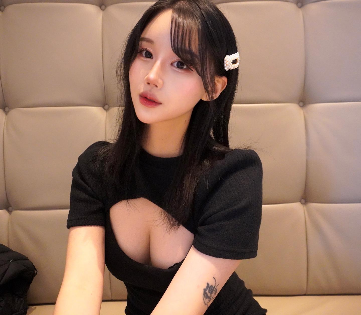 ㄴㅔ 저눈 공주에요 >ㅠ<
-
-

#02년생 #01년생 #훈녀 #셀카

#선팔 #맞팔 #선팔하면맞팔 #22살 #21살 #23살 #20살 #좋반 #팔로우미 #좋아요반사 #소통 #인친 #일상  #셀스타그램  #03년생 #04년생 #lfl #lb #likeforlikes