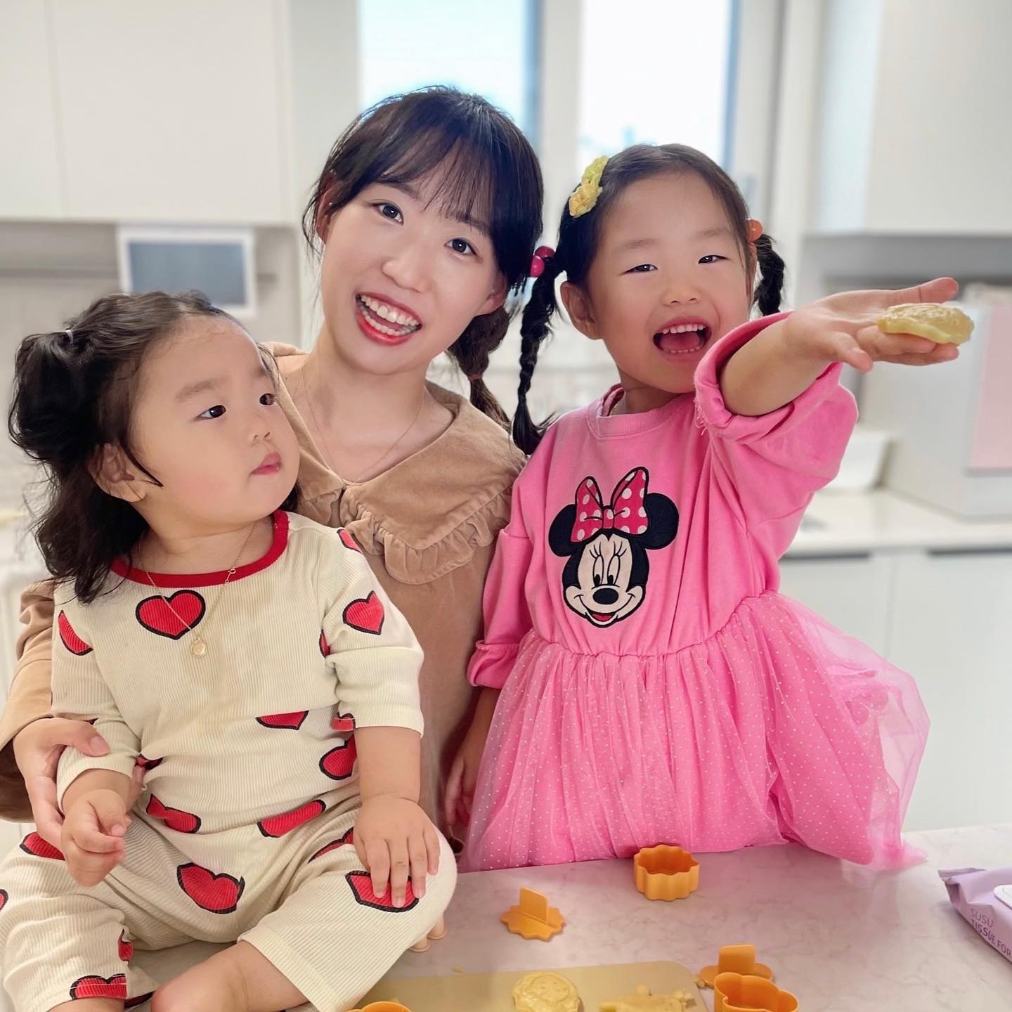 🌷오늘 하루🌷
오랜만에 쥬히 놀러와서 온종일 놀기

쥬히이모랑 노는 데에 빠진 소율
그러든말든 엄마껌딱지 소예