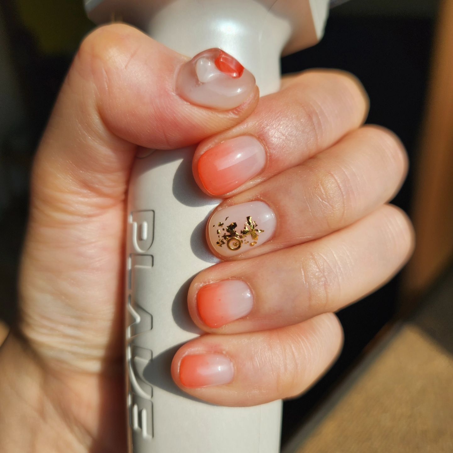 상여자는 손톱 곱게 하고 아무거나 잡지 않는다🎀
오로지 사레레 할 덤벨만 잡는다💪

짧은 바디 손톱도 여자손으로 만드는 곳 82_nail 

봉숭아 물든 너낌에 기부니가 매우매우 좋다요🧡

#왕십리네일 #82네일 #82nail #냥이들에게자랑중 #딸랑구들엄마손이쁘지않뇨 #당분간꼭고무장갑하고싱크대정리한다🔥 #찬승애비도손보면이쁘다고해줌 #손만이쁘니