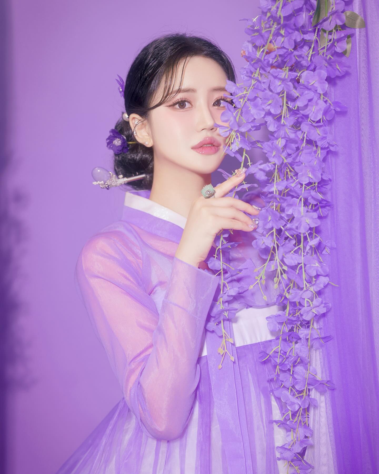 2023년, 27살 한복하늘이2까지 기록 완료🫶🏻
새해 복 많이 받으세🐉

📷: hong_mal_photo_