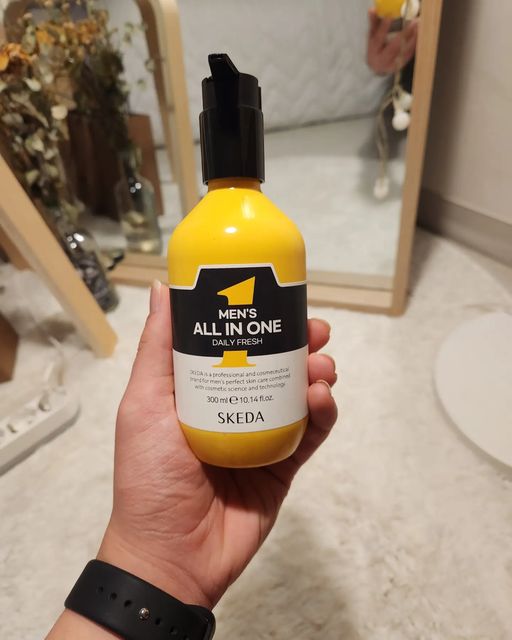 𝐃𝐞𝐨𝐤 𝐲𝐨𝐮𝐧𝐠 on Instagram: "#협찬 #광고 - 이번에 [스케다]에서 남자 올인원 데일리 프레시 300ml (스킨+로션+에센스) 을 협찬받았습니다! 스케다 남자올인원 데일리 프레시는요, -