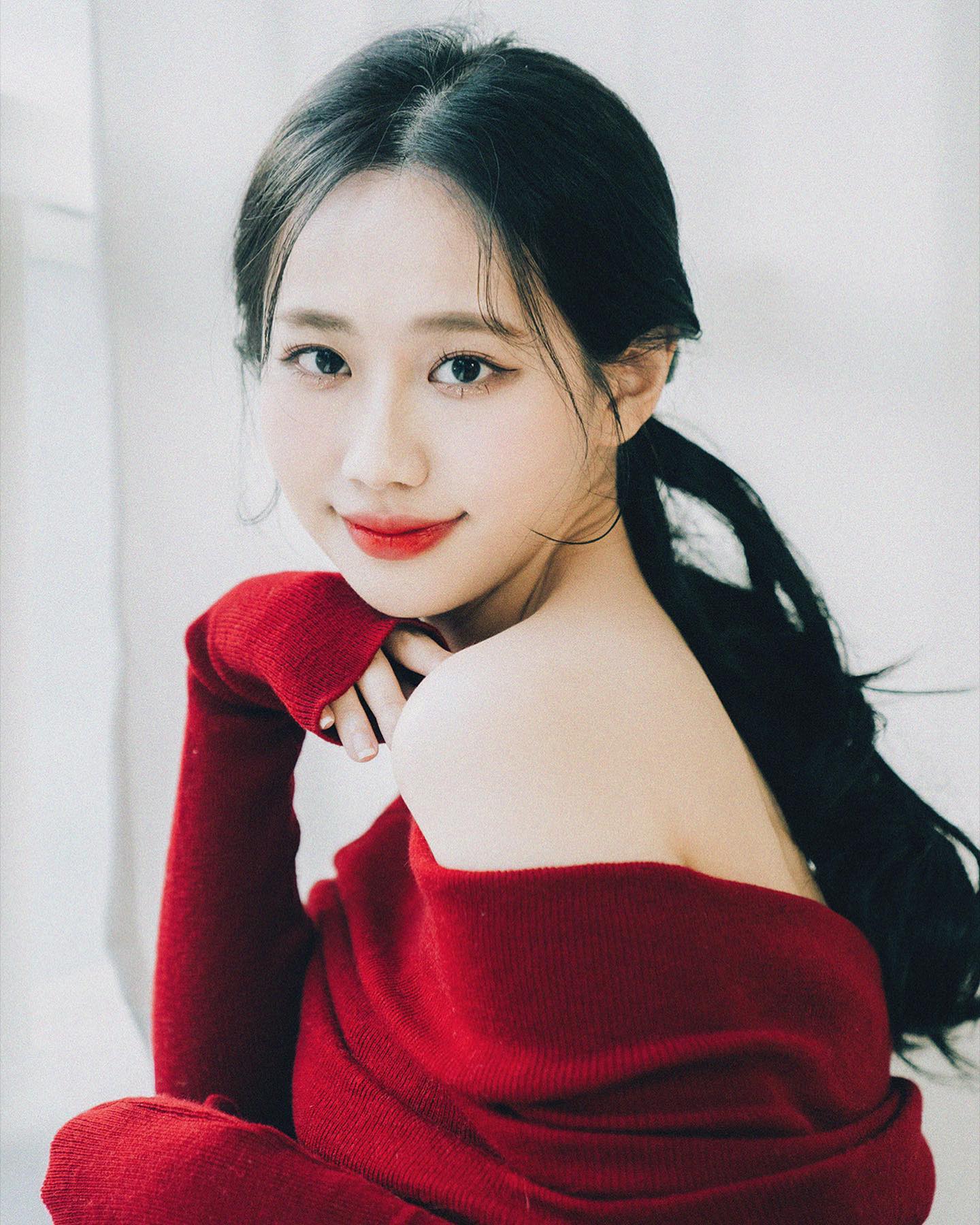 미리멜크🎄 12월이니 레드로 찍었다용 😍