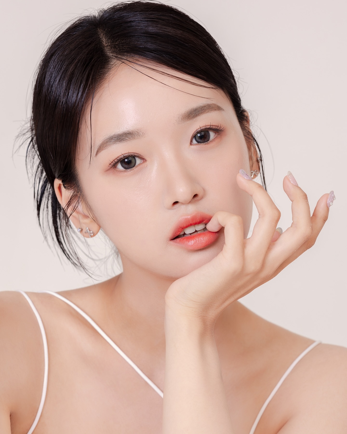 💭
𝐏𝐇𝐎𝐓𝐎 kimseolrok 
𝐇&𝐌 yeonju_makeup