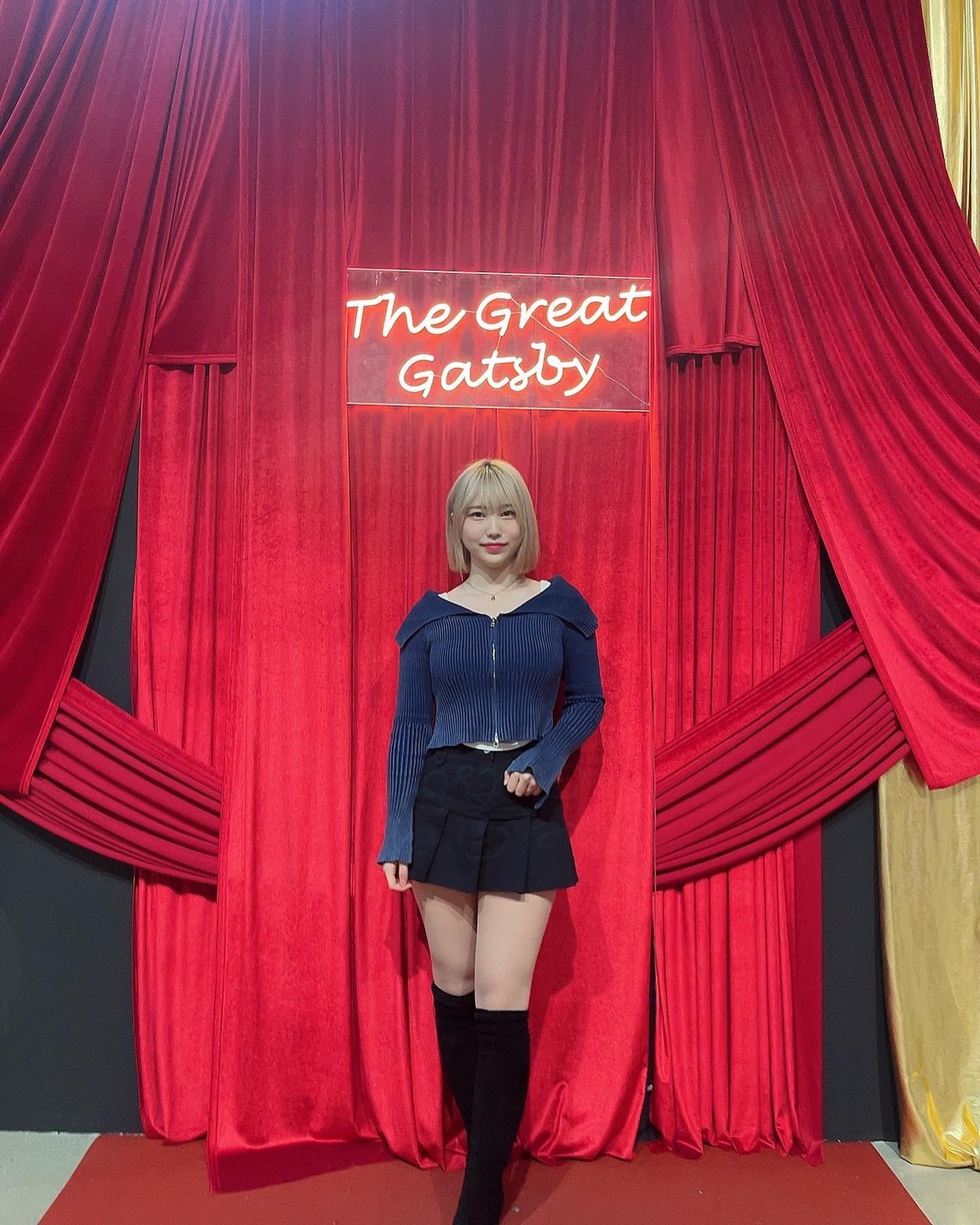 #위대한개츠비전 #협찬

이번에 국내최초로 현대미술로 재해석한 <위대한 개츠비전>에 다녀왔습니다:)

전시장에 들어가면 화려한 느낌과 함께 1920년대의 분위기가 느껴자는 듯 했고 은은하게 재즈음악이 흐르고 있어서 파티에 초대된 느낌이었어요🤍

400여평의 시각적인 구성이 돋보이는 전시회라 볼거리도 많고 포토존이 많아서 인스타갬성의 사진도 많이 겟했답니당😊

[K현대미술관]
서울시 강남구 신사동 666-7
화~일 10:00~19:00 (입장 마감 6시,매주 월요일 휴관)
.
.
.
.
.
#k현대미술관 #KMCA #서울전시회 #전시 #전시추천 #압구정  #압구정놀거리 #서울전시 #서울핫플 #서울핫플레이스 #문화생활 #데이트코스 #서울데이트 #미술관 #미술관추천 #서울가볼만한곳 #데일리룩 #데일리룩코디 #협찬디엠 #협찬문의