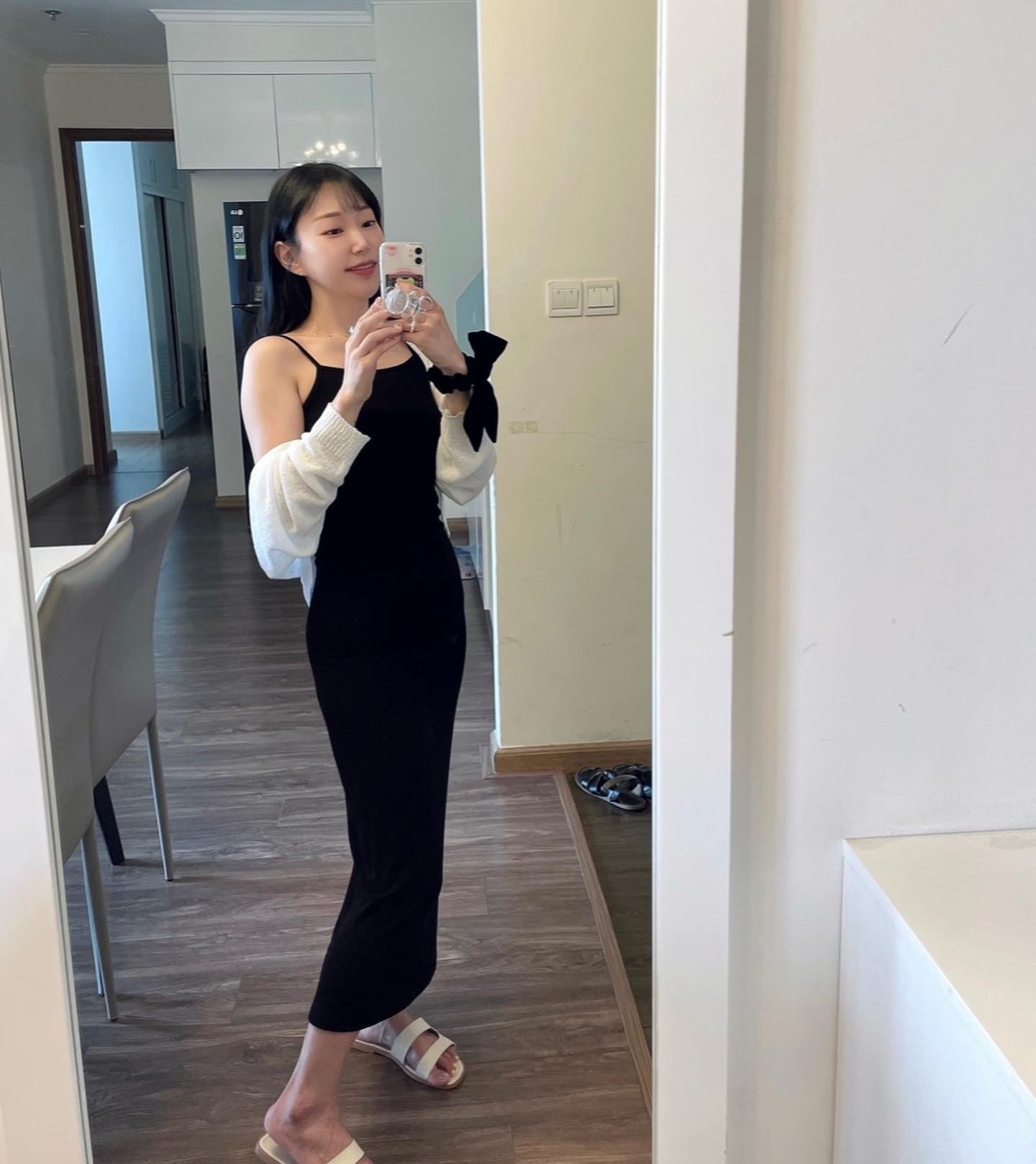 ⠀👗

정신없어서 이제야 올리는 ootd in VN
이제 길어 보이는 거울샷 마스터하겠다📷 ㅋㅋㅋ
⠀