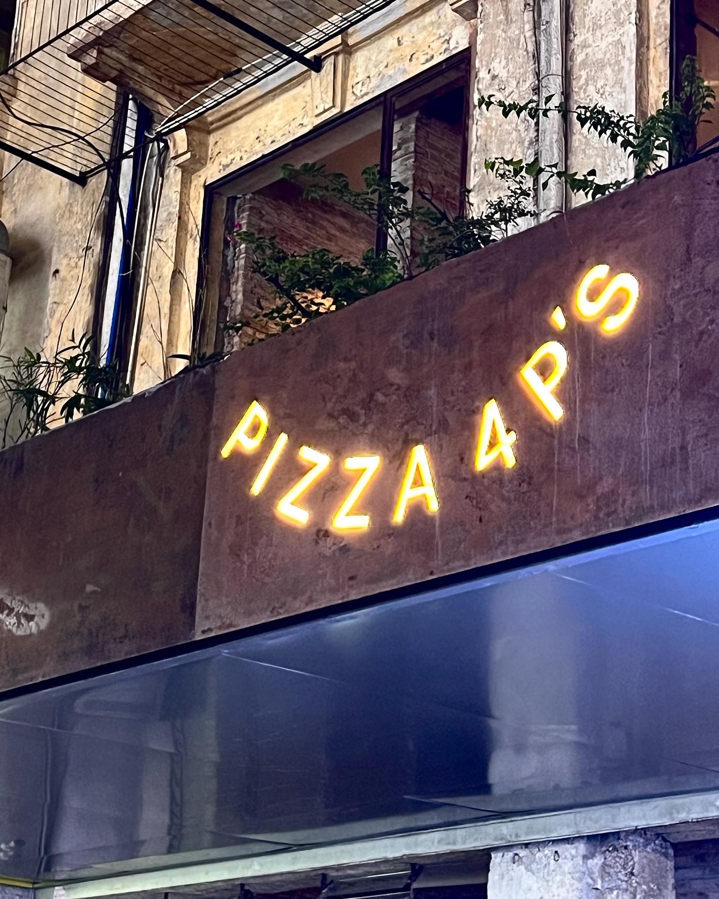 인생 흑맥주와 부라타 치즈를 만난 날🖤🤍 #pizza4ps