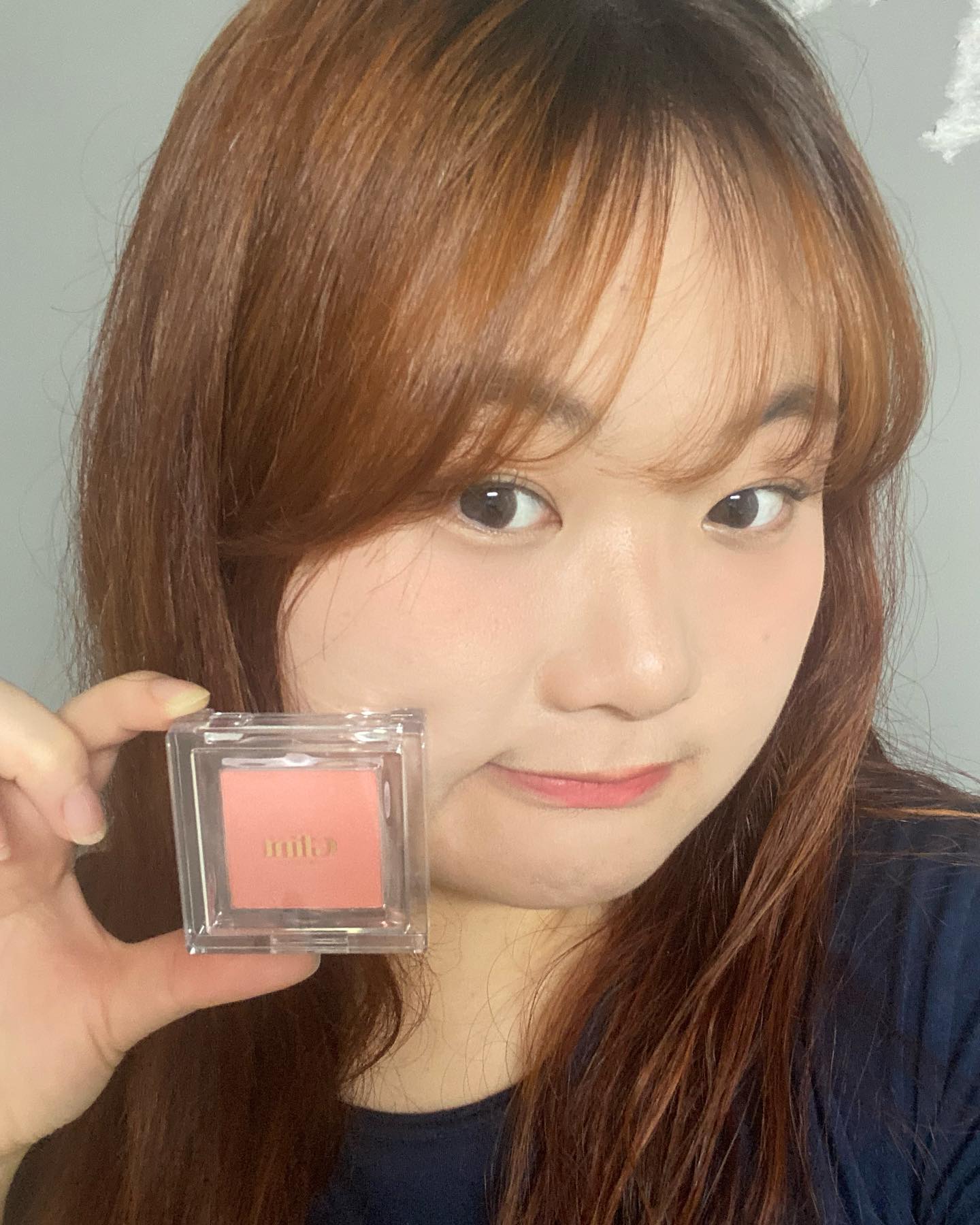 #광고

✨글린트, 베이크드 블러쉬 ( 03. 멜론 바이트)

- 반짝임에서 영감을 받은 '펄리 베이크드' 텍스처의 블러셔로, 글린트에서 처음으로 선보이는 블러셔 제품입니다! 
- 베이크드 제형의 특성 상 투명감 있는 컬러 발색 & 촉촉한 발림성 & 적은 가루날림 & 균일한 밀착감을 동시에 경험할 수 있습니당
- 투명도가 높은 파우더와 미세한 입자감의 펄로 맑고 윤기있는 발색을 구현
- 가루날림 없이 피부에 촉촉하게 발리며 처음 바른 그대로의 생생한 컬러 유지시켜줍니당 

블러셔Tip!!!! 하이라이트랑 블러셔를 함께 매칭하여 사용해주면 더 빤짝이고 귀엽게 표현하실수 있어용!! 🩷

#협찬 #글린트블러셔 #블러셔추천 #올리브영영블러셔 #웜톤블러셔 #쿨톤블러셔