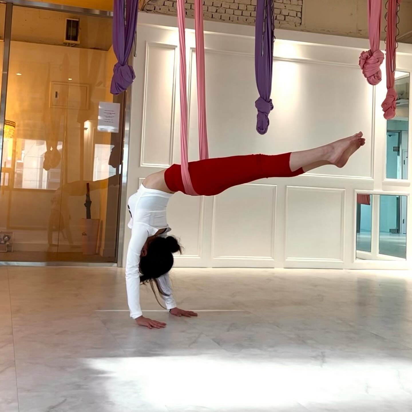요가로운 세상 🍓🍎🍊🍈

보이지 않는 세상을 
볼 수도 있는 요가 

www.yoga.ac.kr

#강남요가
#강남플라잉요가
#요가하는여자
#원데이
#오운완
#서울핫플레이스
#서울핫플
#원데이클레스