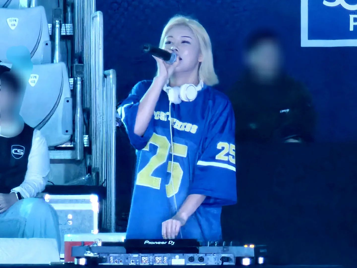 #DJ라라 
H리그 핸드볼 개막식에서
함께 했어요🙌🙌
진짜 짧아서 아쉬웠지만,
담번엔 더 신나게 놀아요~

#올림픽핸드볼경기장 #핸드볼 #핸드볼리그 #핸드볼경기