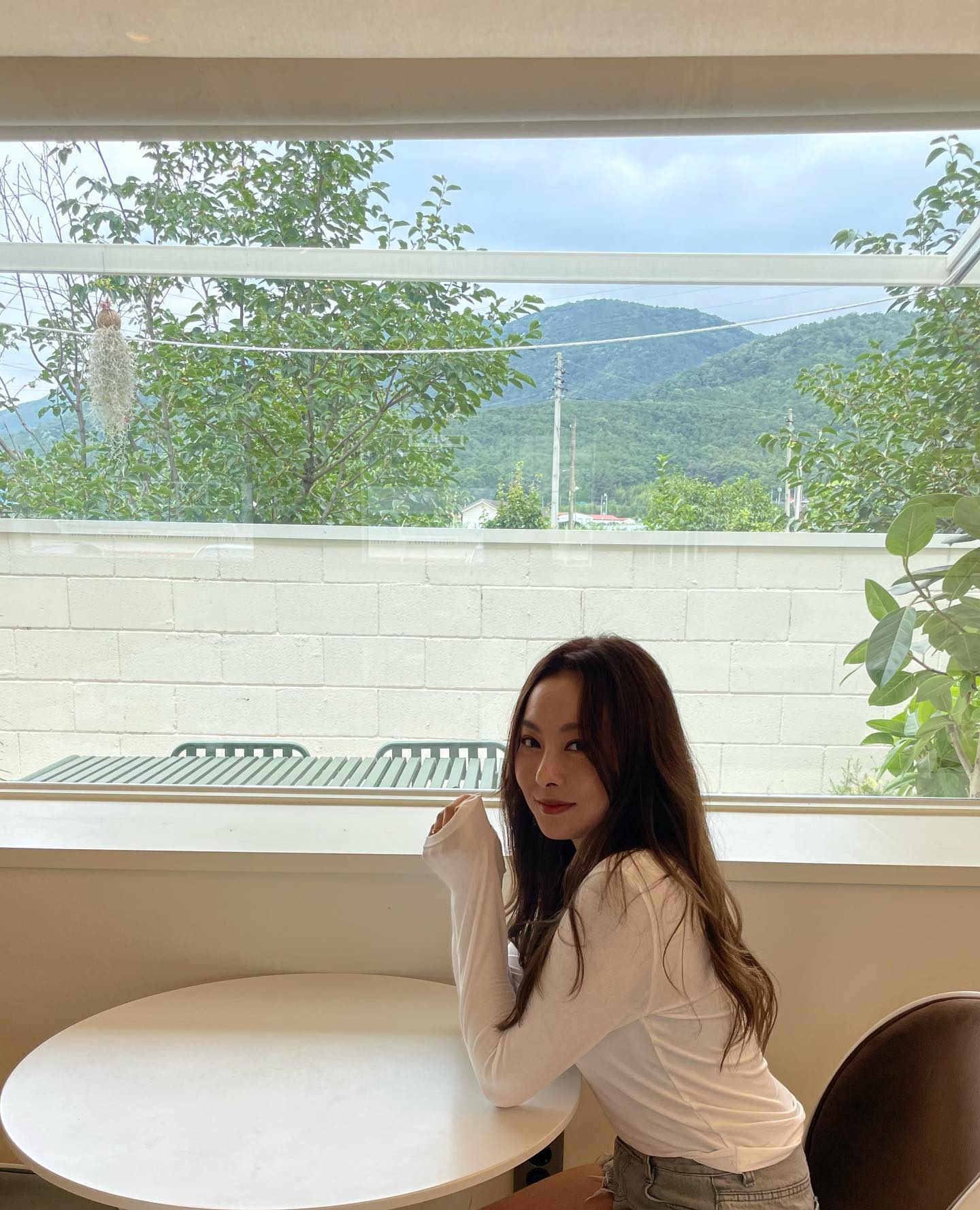 더 더워지기 전에 대구 카페 다녀오기💛

[유타커피라운지]
📍경북 칠곡군 동명면 금암북실1길 12 유타 커피 라운지
✔️매일 AM11:00-PM10:00(라스트오더 PM9:00)

.
.
#일상 #대구 #유타커피라운지 #카페 #소통 #선팔 #맞팔