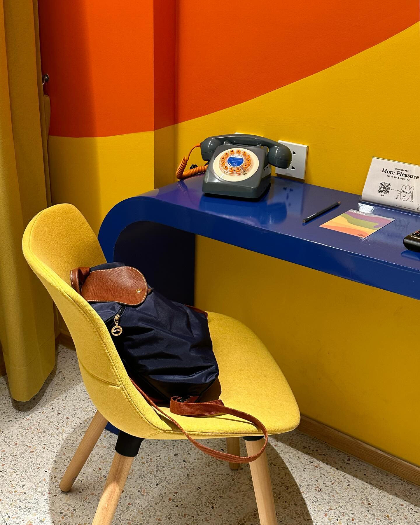 ☎️💙💛