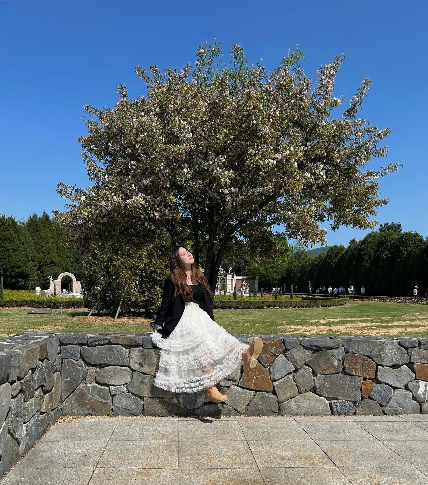 엠마랑 혀누랑 파주 나들이
너무너무 예뻤다✨✨
 
 
#아이폰스냅 #파주 #ootd