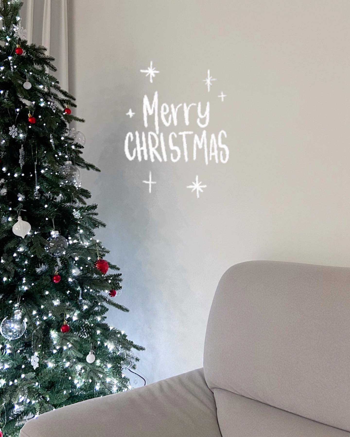 #🕊️

우리 꼬맹이들 👦🏻👧🏻
아침에 일어나 보니 
자기들이 갖고싶다던 
선물들이 도착 🎅🏻🎁

산타할아버지가 다녀가셨다고 
좋아하는 순수한 아이들❤️💚

언제까지 산타를 믿을랑가?🤫

모두모두 메리크리스마스 되세요 🫶🏻

#메리크리스마스