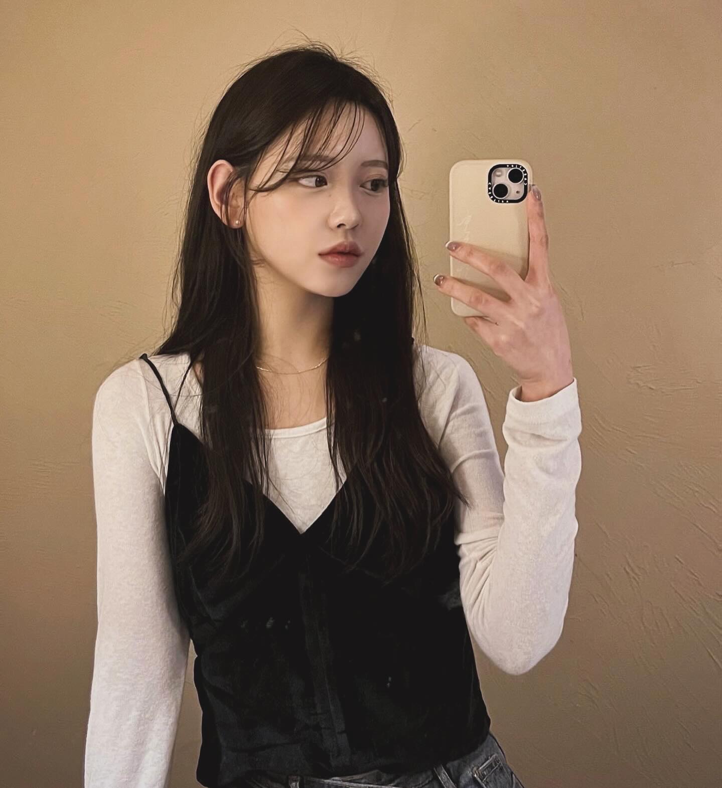 #레이어드컷#매트브라운 
.
.
안녕하세요 엘바이블룸 혜림쌤입니다💛
.
.
무작정 무겁게 기르는 머리보다는 
가볍게 즐기시는 가을헤어 
레이어드컷+레이어드펌
미리 준비해보세요💛

붉은기 없는 매트브라운과 함께 추천드려요💛
.
.
🥕네이버 예약시 30%할인

#김포헤어샵#김포염색#구래동미용실#김포탈색#김포미용실#구래역미용실#고촌읍미용실#풍무동미용실#운양동미용실#김포남자머리#김포머리잘하는곳#장기동미용실#김포레이어드컷#레이어드컷#김포볼륨매직#레이어드펌#김포중단발#김포웬디컷#김포중단발레이어드컷#김포단발#김포염색#김포매트브라운#레이어드펌#김포레이어드펌#김포허쉬펌#김포c컬펌