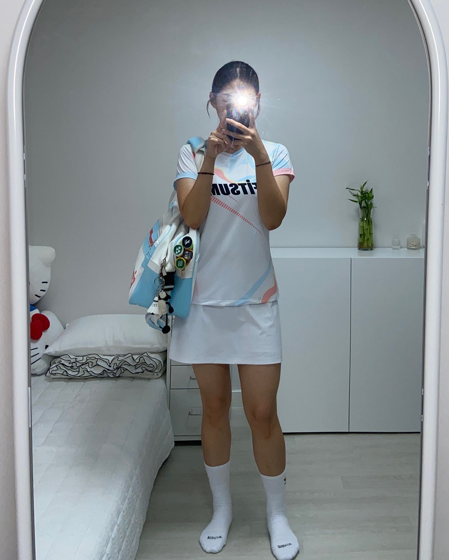#핏섬완짬프
유치원에서 🐥🐥
물놀이 안전요원하다가 피부가 ☀️☀️☀️타버렸습니다.
실내에서 #배드민턴 🏸치는 게 제일 좋은 거 같아요.🥹

제기 오늘 입은 #베드민턴의류 정보 
fitsum_badminton : FAT1849-127

배드민턴샵은 #완짬프 #완짬프스토어 가 제일 짱이지 (｡ì_í｡)
wanjjamp 🏸