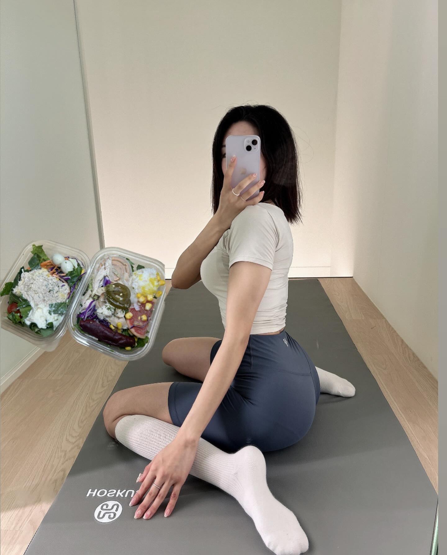 yundiet_official #제품제공 

윤식당에서 맛나고 푸짐한 샐러드 2팩 보내주셨어요!
제가 먹어본 샐러드는 참치마요 샐러드 // 닭가슴살 포케🥗
든든, 맛도리, 클린한 식단😋

이번에 리뉴얼( 총 중량증가, 토핑라인업추가) 기념으로
더 맛나진 윤식단에서 가격인상전 마지막 최대할인💥중!
샐러드 정기배송으로 식단하신다면? 얼른 #윤식단 ㄱㄱ~